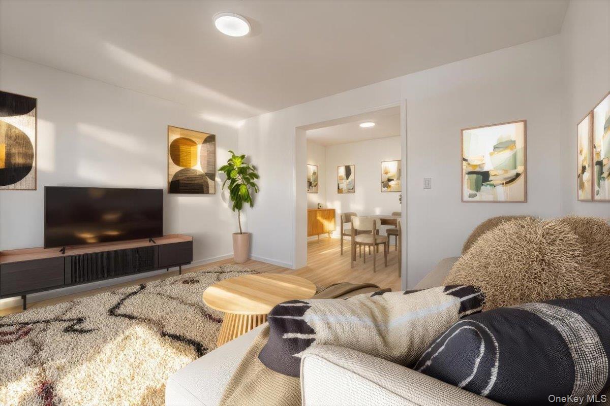 9524 112th Street, Richmond Hill, NY 11419