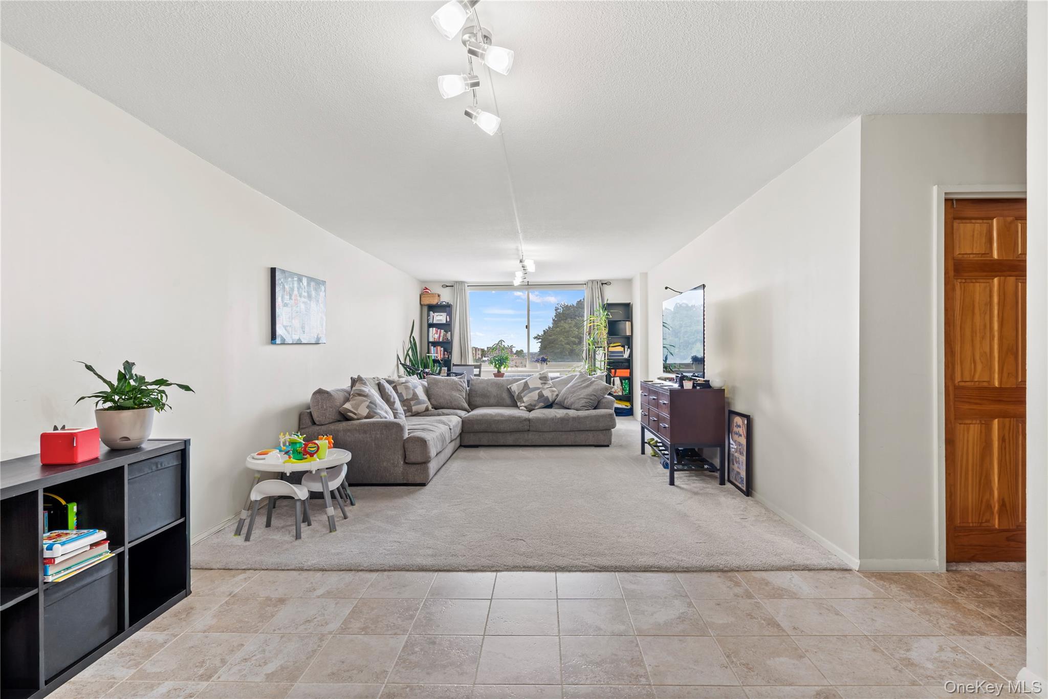 118-18 UNION Turnpike # 5F, Kew Gardens, NY 11415