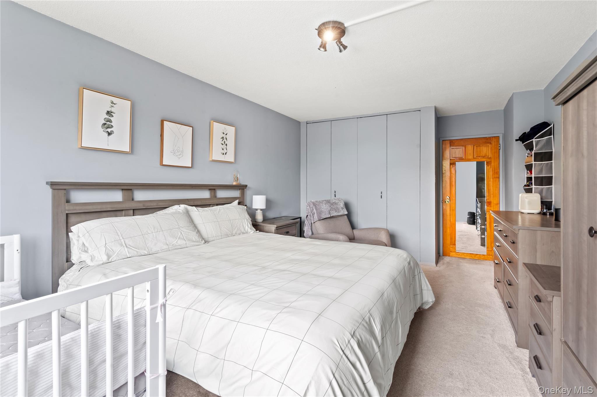 118-18 UNION Turnpike # 5F, Kew Gardens, NY 11415