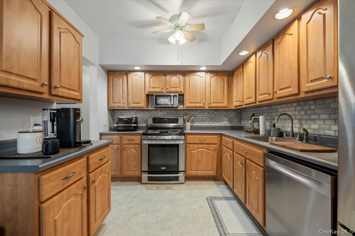 75 Eric Drive, Middle Island, NY 11953