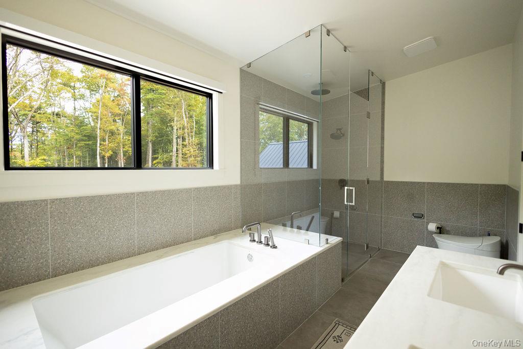 72 Van Tine Road, Kerhonkson, NY 12446