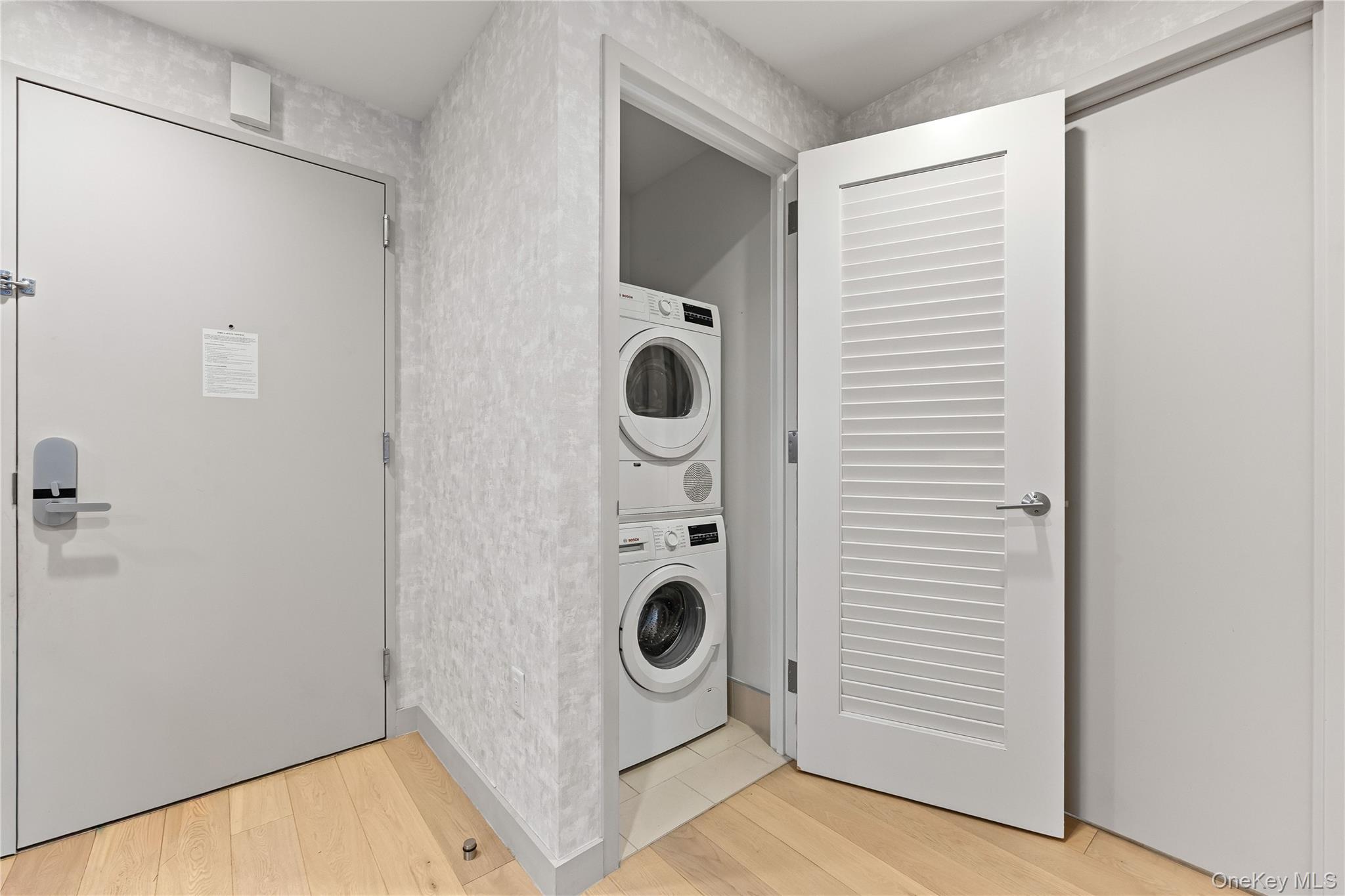 131-01 40th Road # PH3F, Flushing, NY 11354