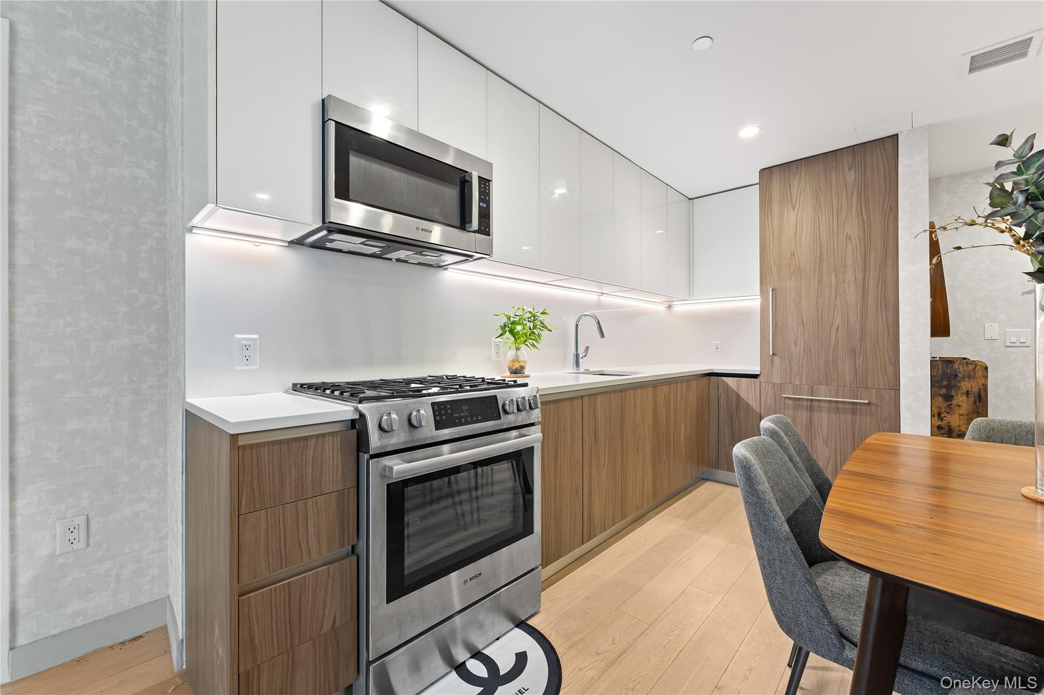 131-01 40th Road # PH3F, Flushing, NY 11354