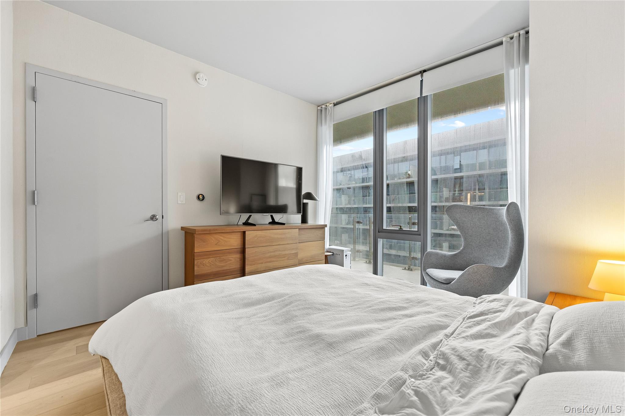 131-01 40th Road # PH3F, Flushing, NY 11354