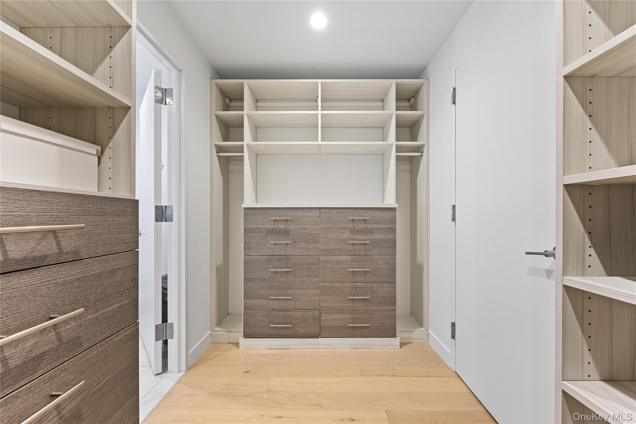 131-01 40th Road # PH3F, Flushing, NY 11354