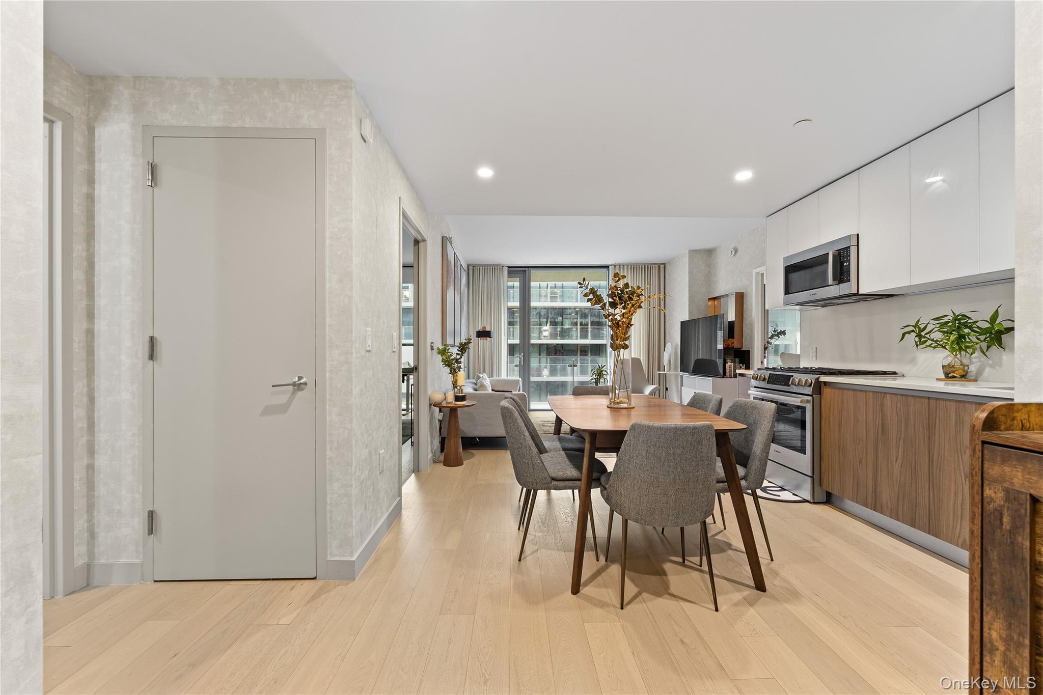 131-01 40th Road # PH3F, Flushing, NY 11354