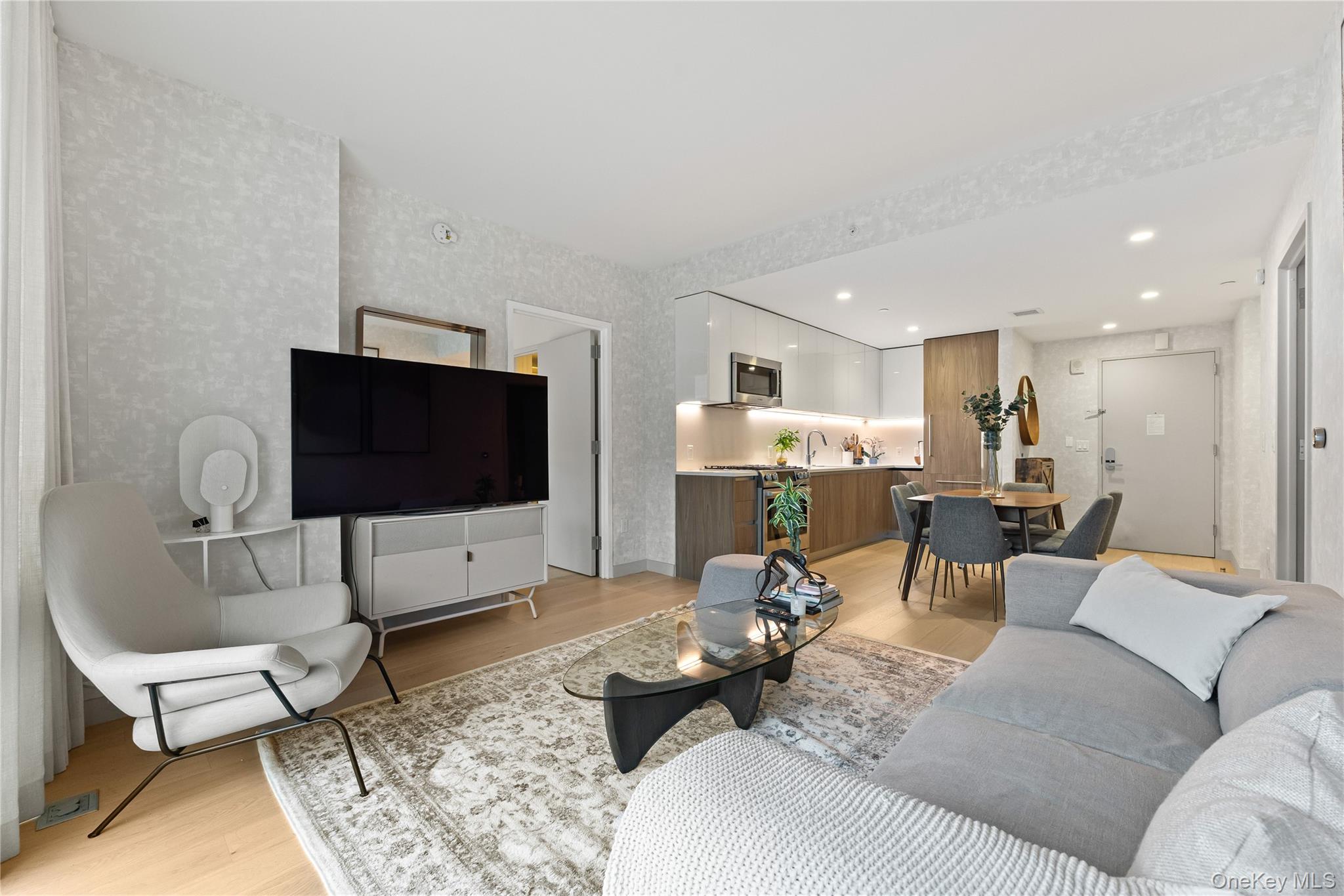 131-01 40th Road # PH3F, Flushing, NY 11354