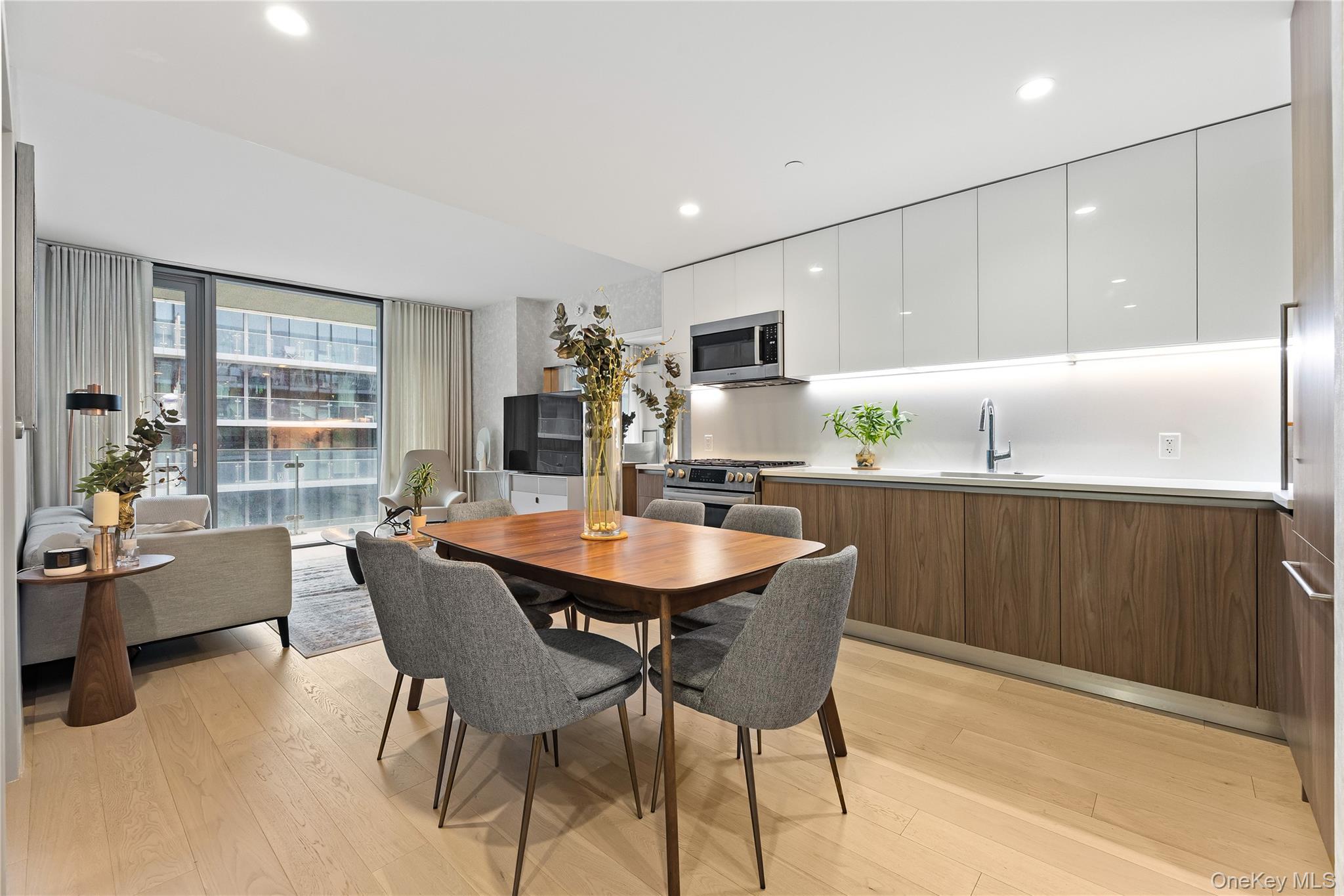 131-01 40th Road # PH3F, Flushing, NY 11354