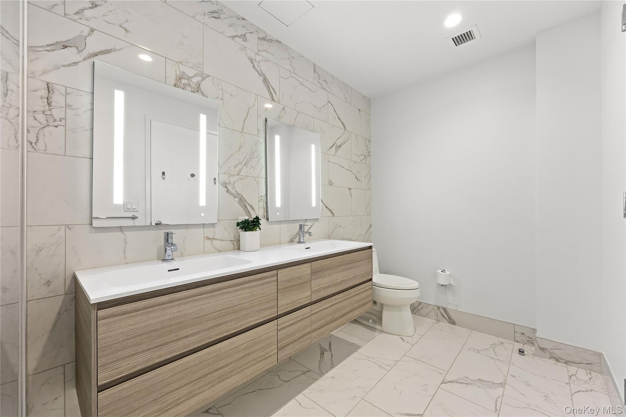 131-01 40th Road # PH3F, Flushing, NY 11354