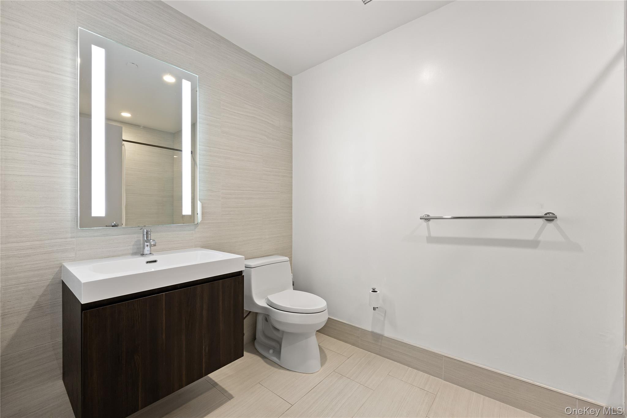 131-01 40th Road # PH3F, Flushing, NY 11354