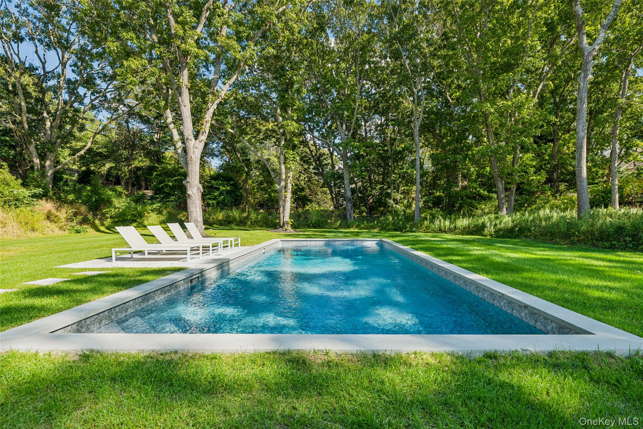 6 Atterbury Road, Southampton, NY 11968