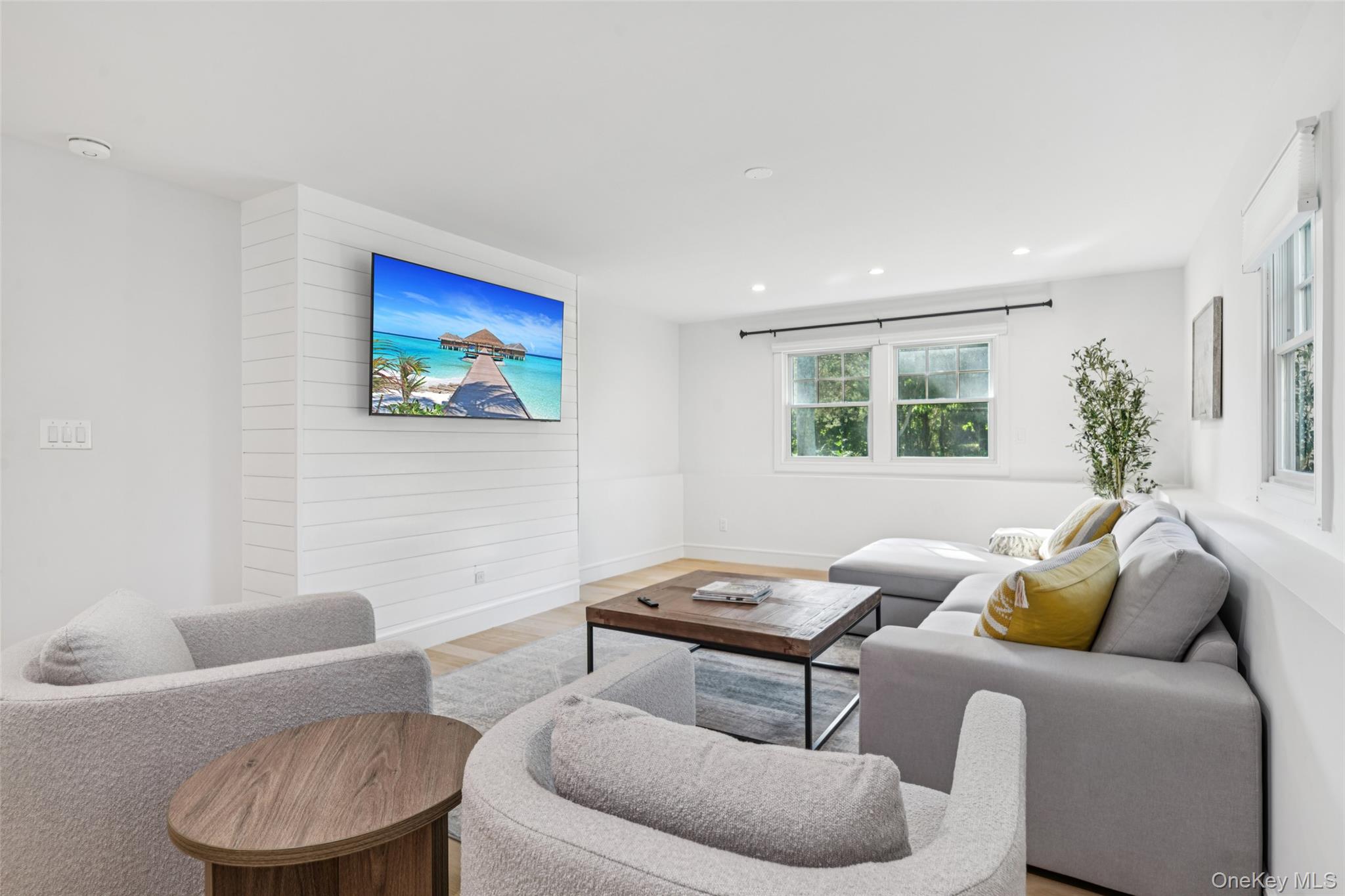 6 Atterbury Road, Southampton, NY 11968