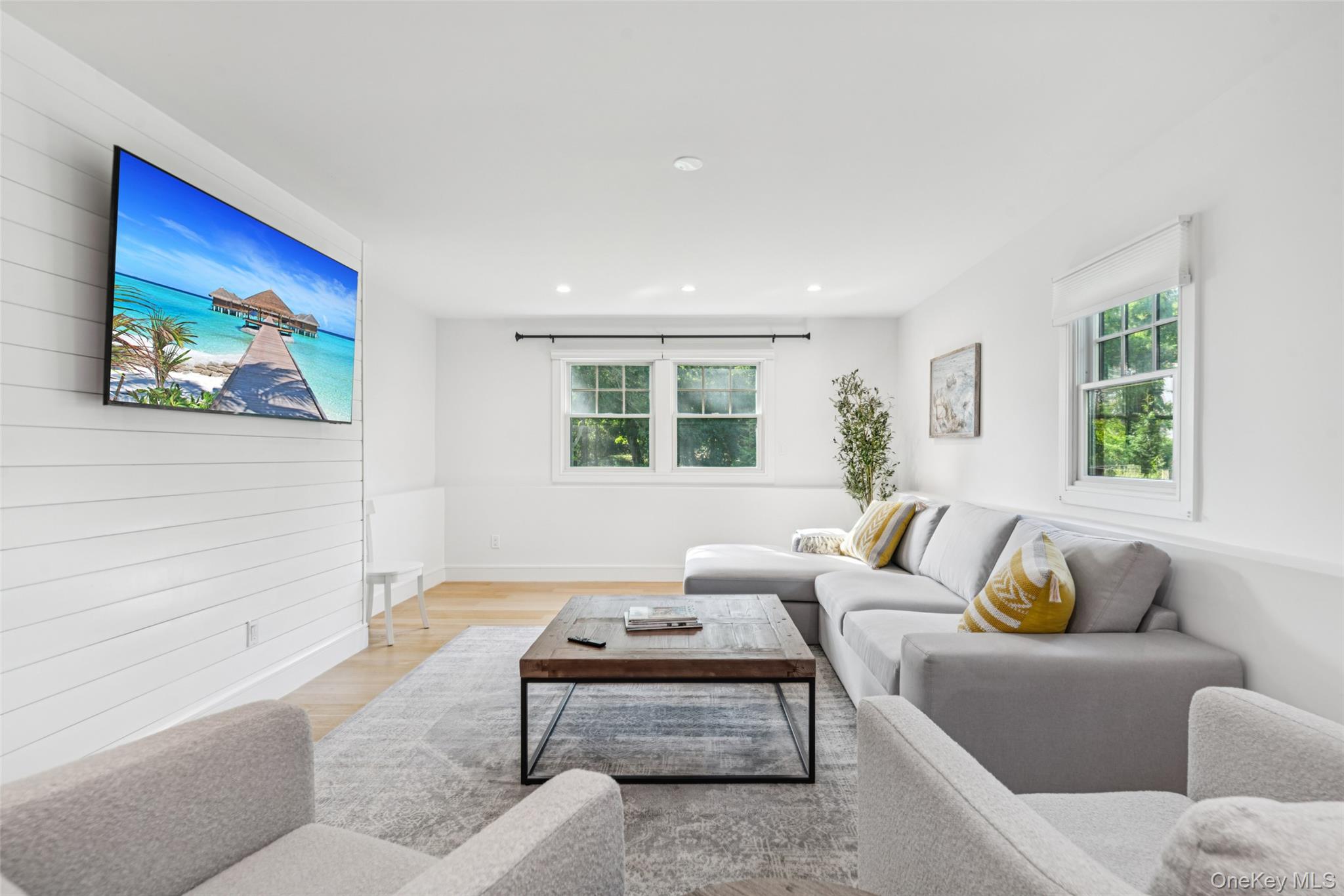 6 Atterbury Road, Southampton, NY 11968