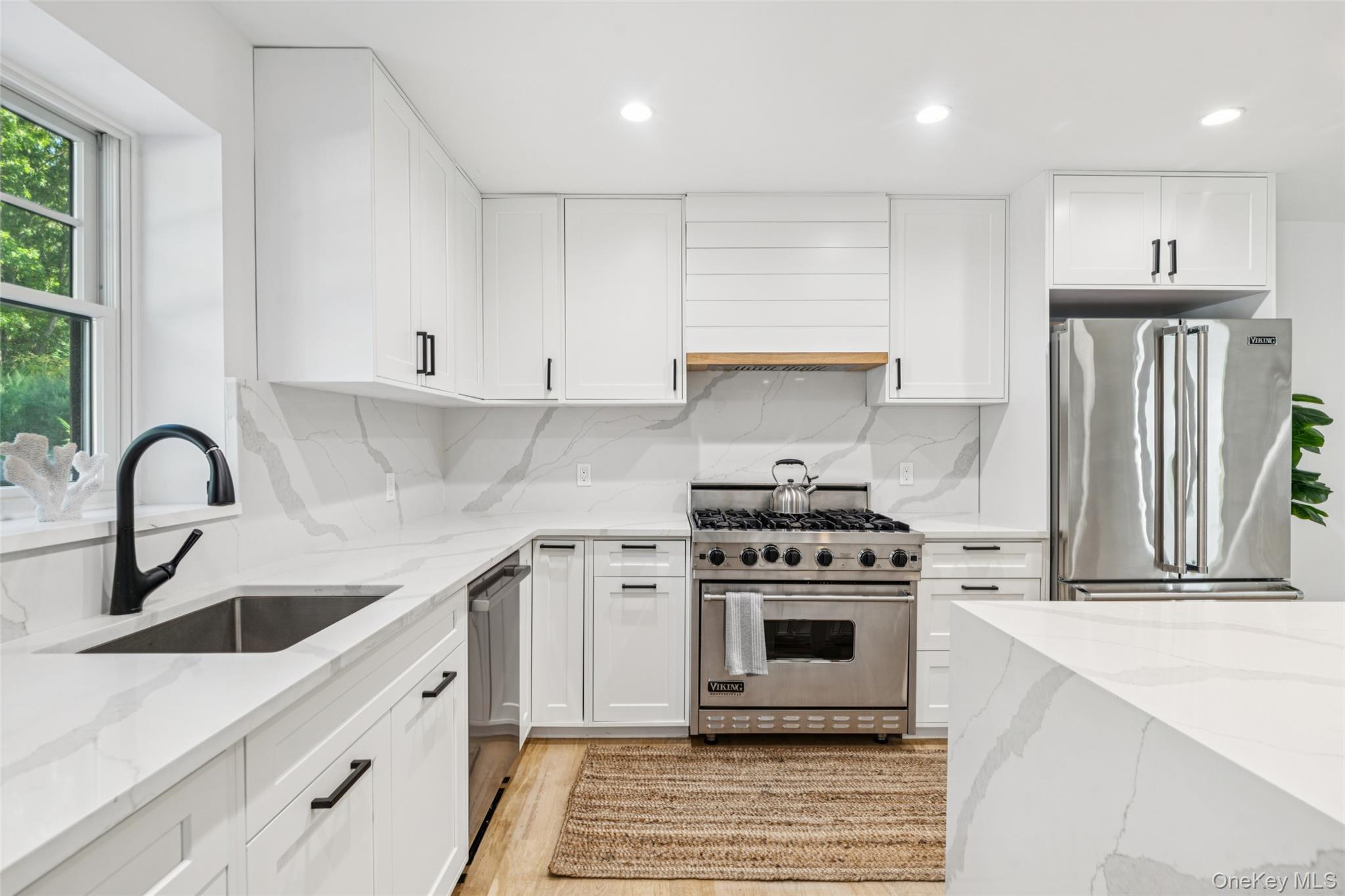 6 Atterbury Road, Southampton, NY 11968