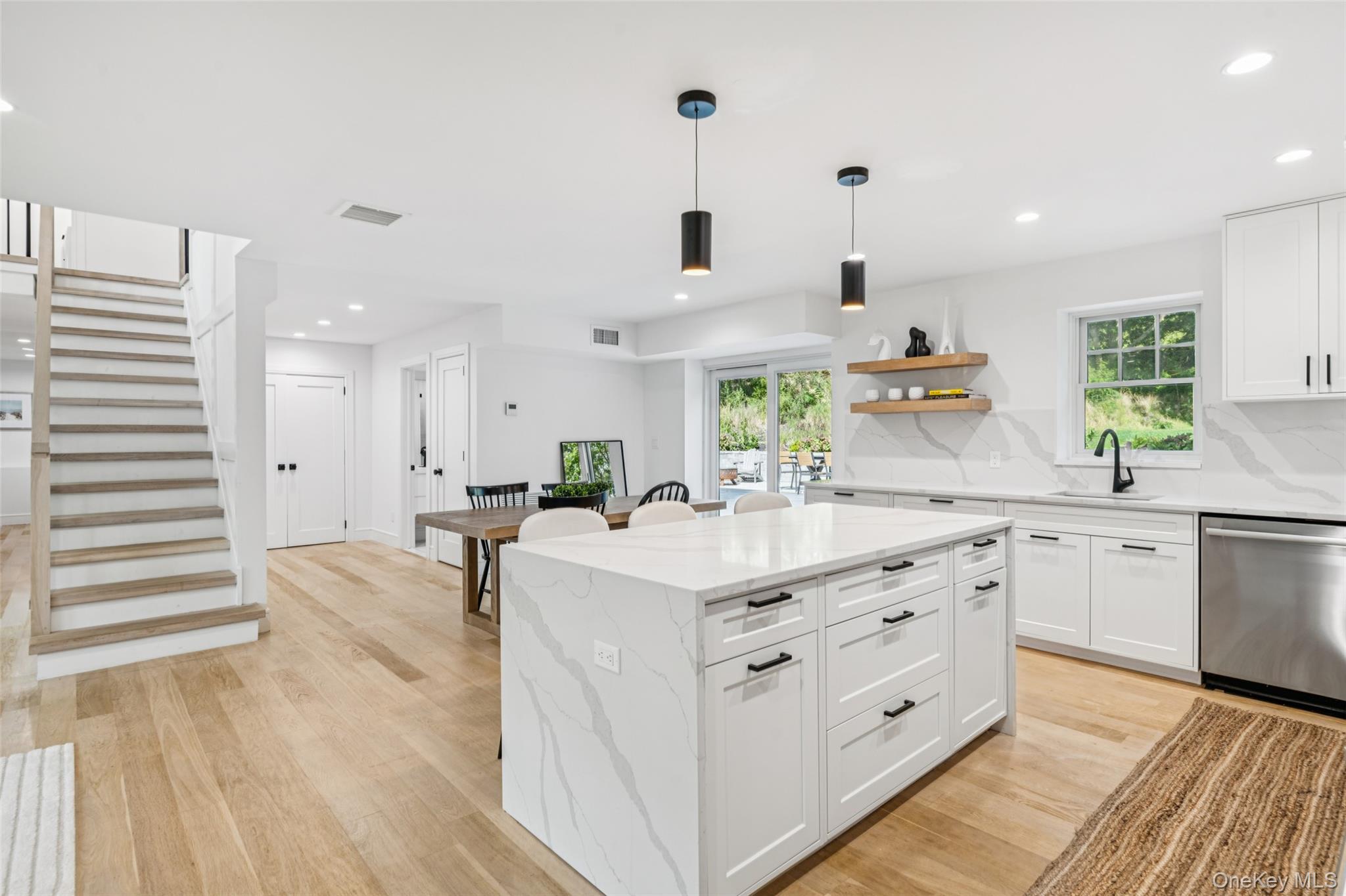 6 Atterbury Road, Southampton, NY 11968