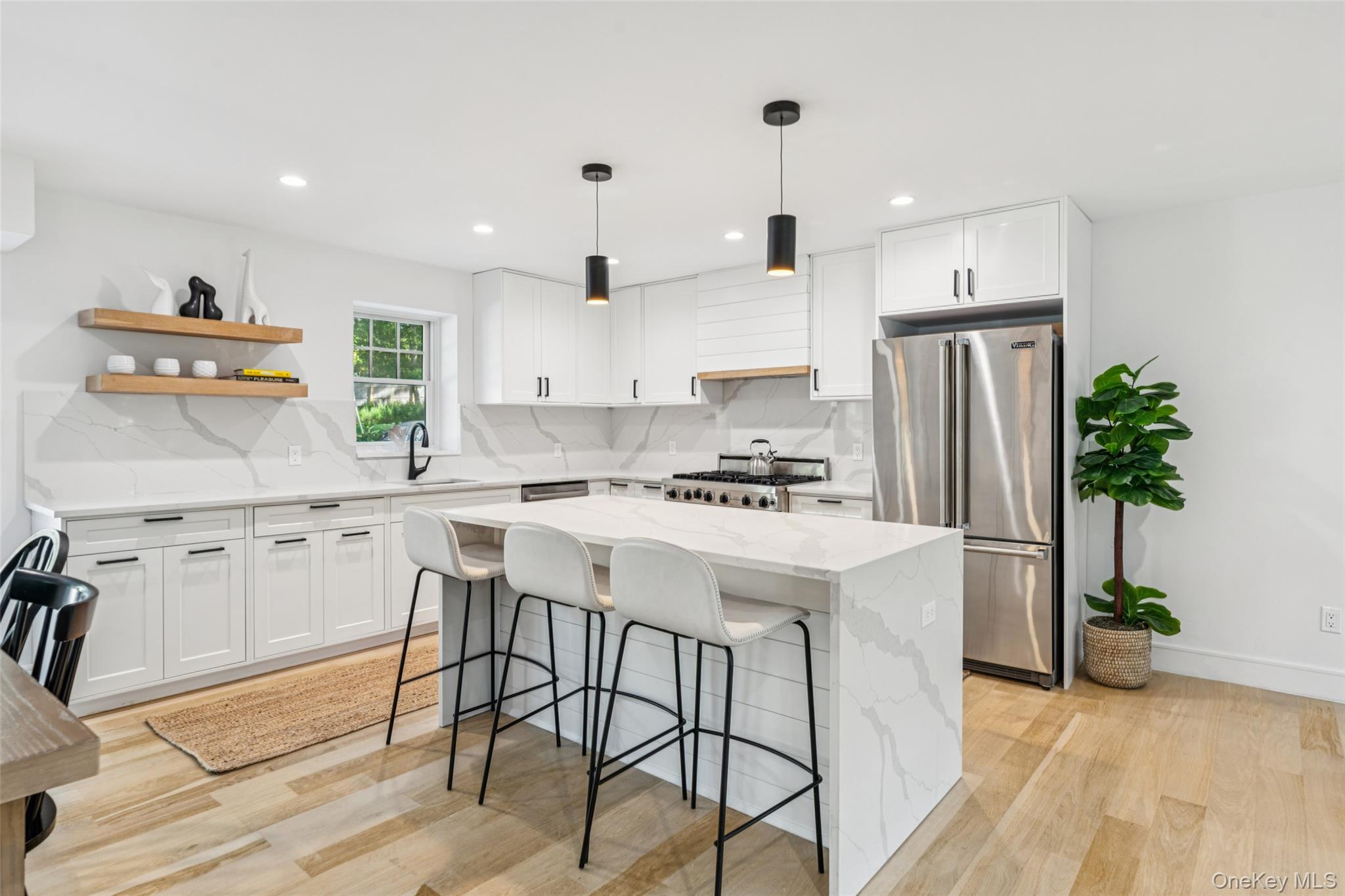 6 Atterbury Road, Southampton, NY 11968