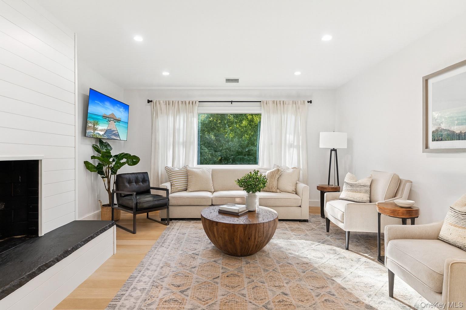 6 Atterbury Road, Southampton, NY 11968