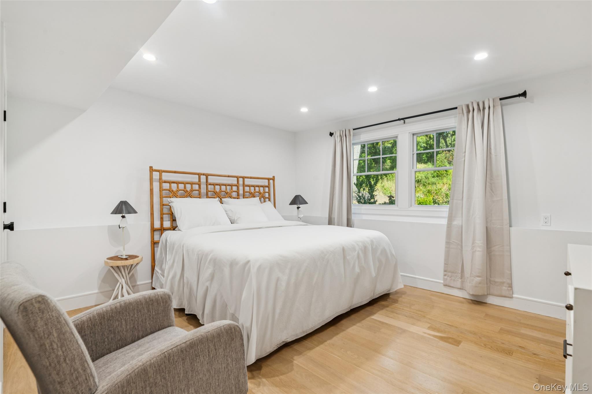 6 Atterbury Road, Southampton, NY 11968