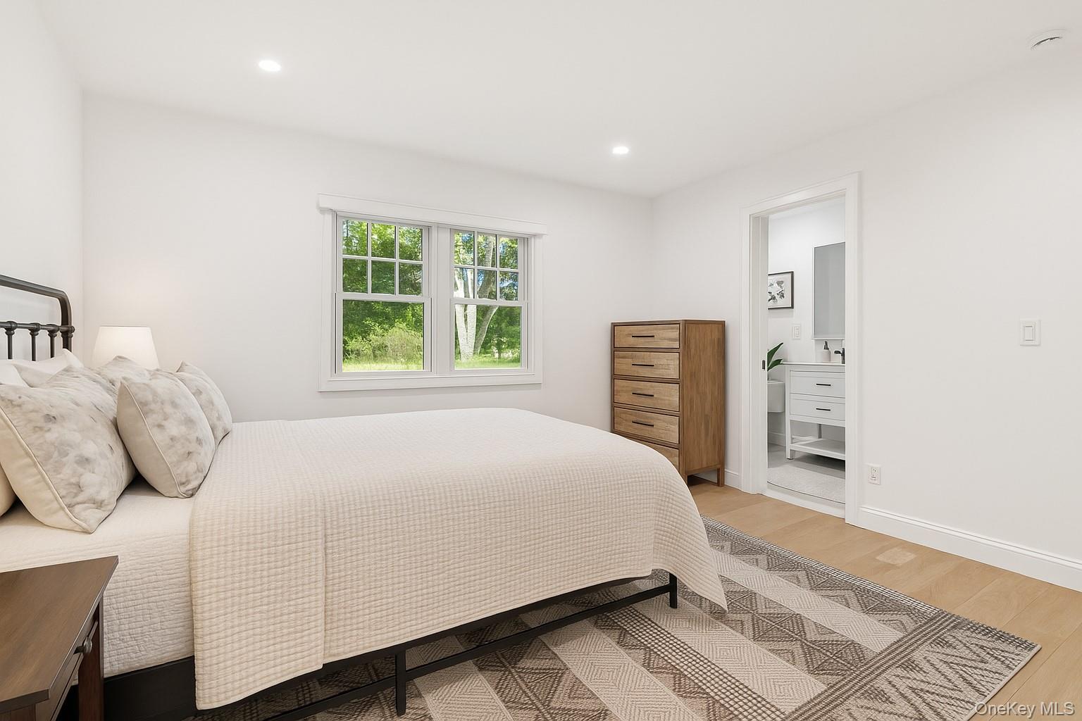 6 Atterbury Road, Southampton, NY 11968