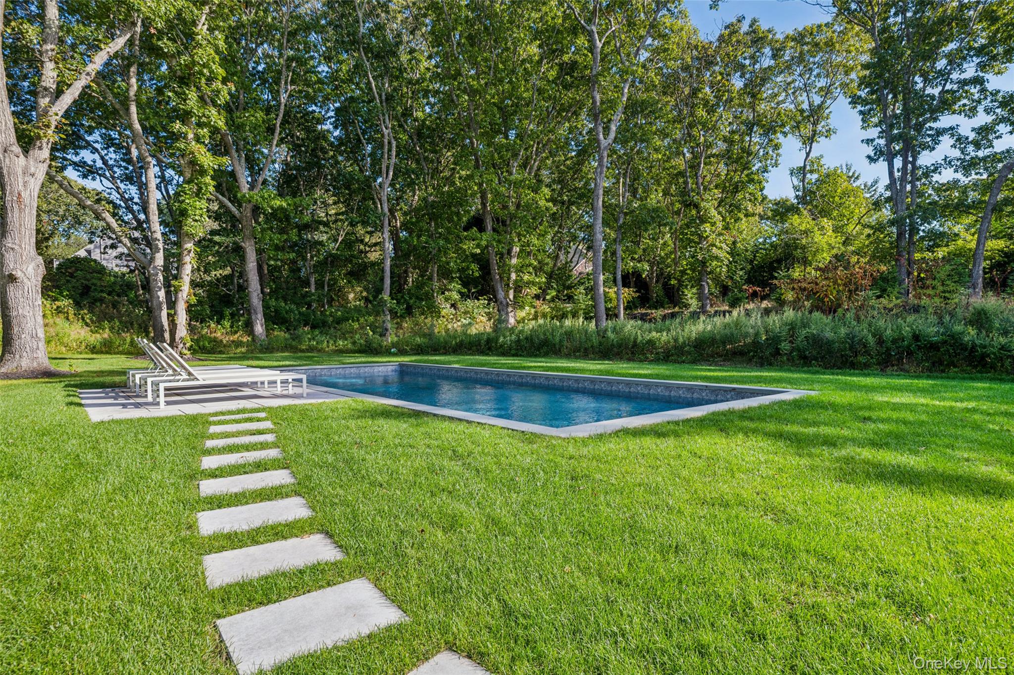 6 Atterbury Road, Southampton, NY 11968