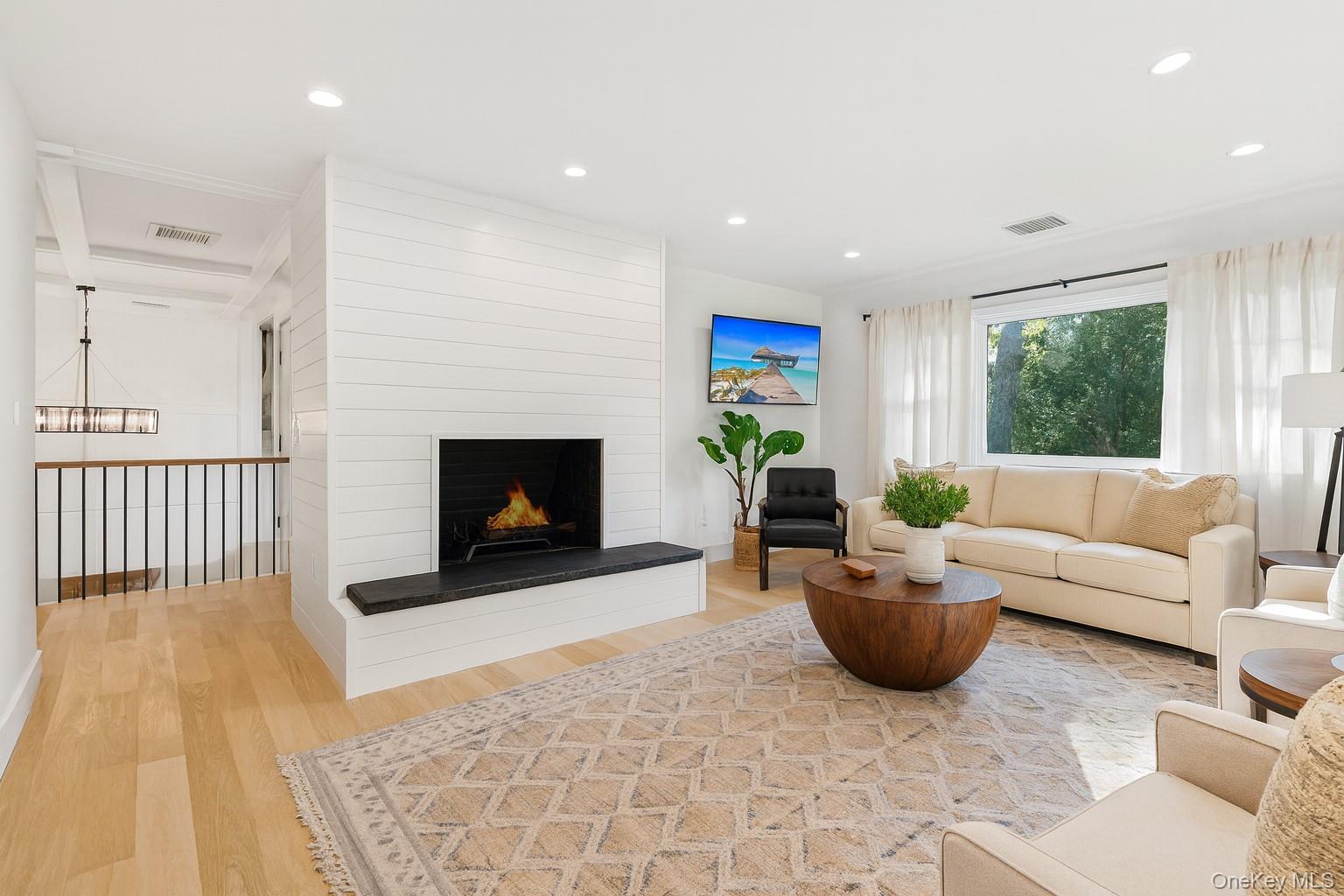 6 Atterbury Road, Southampton, NY 11968