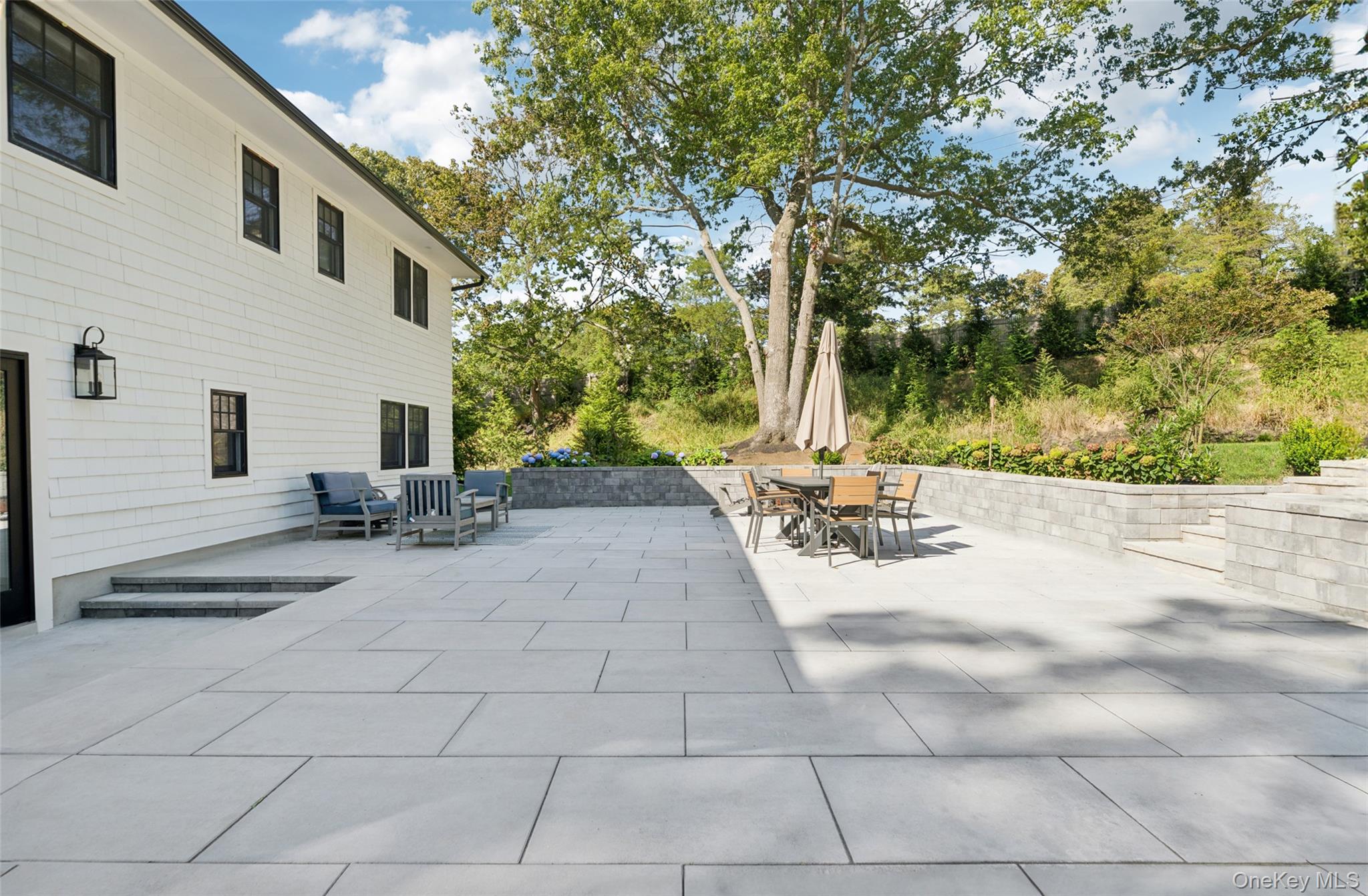 6 Atterbury Road, Southampton, NY 11968