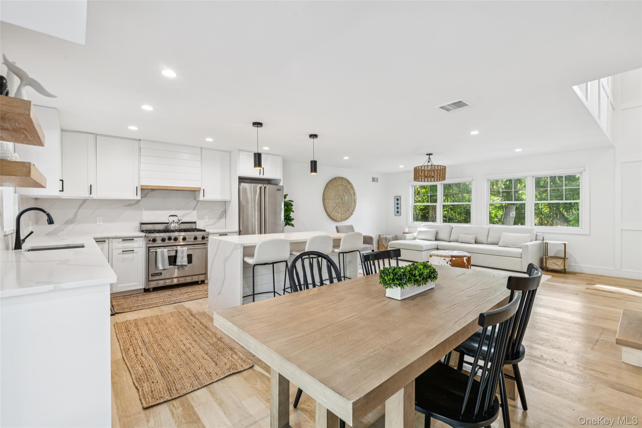 6 Atterbury Road, Southampton, NY 11968