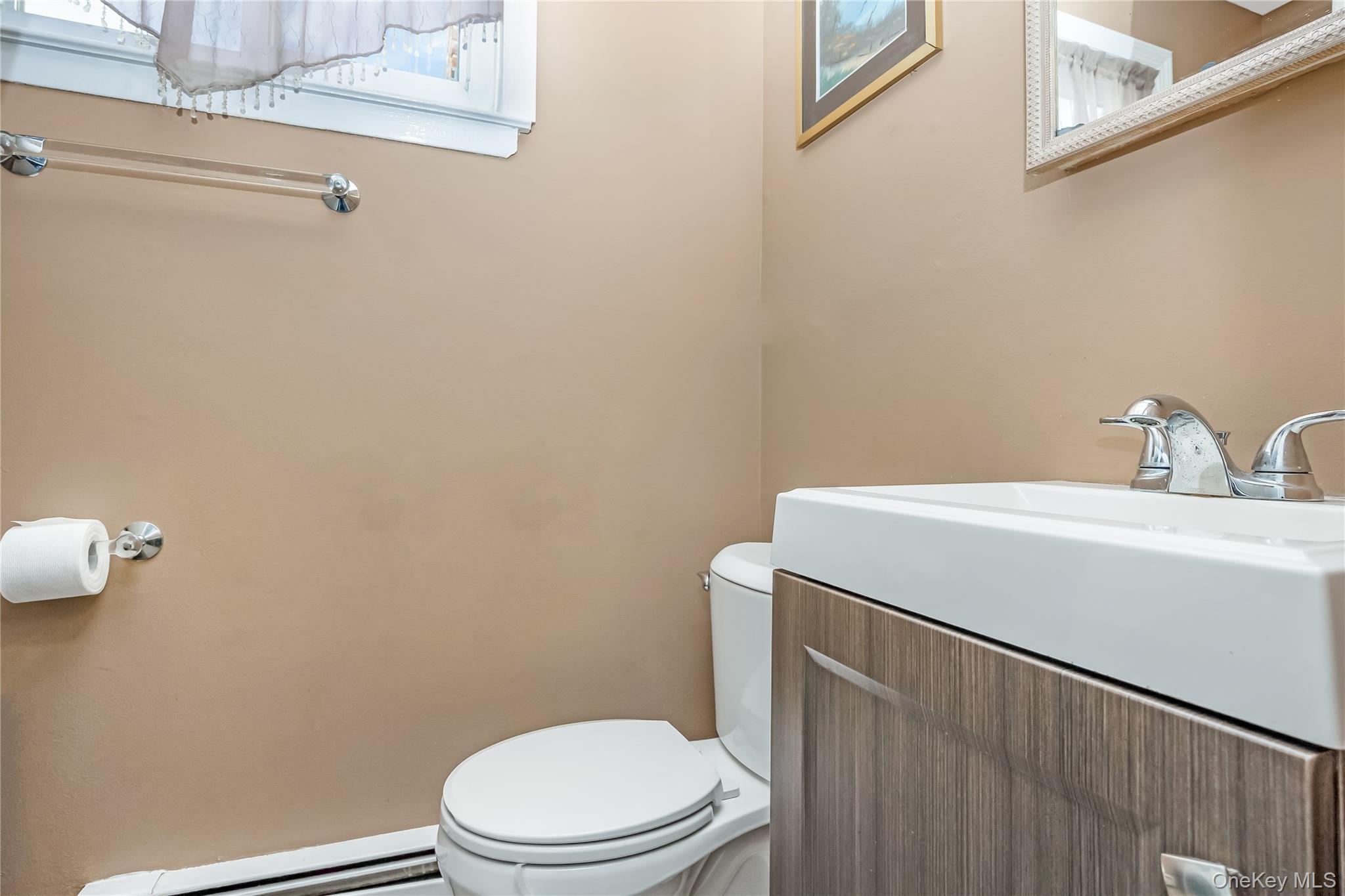 84 White Oak Street, Deer Park, NY 11729