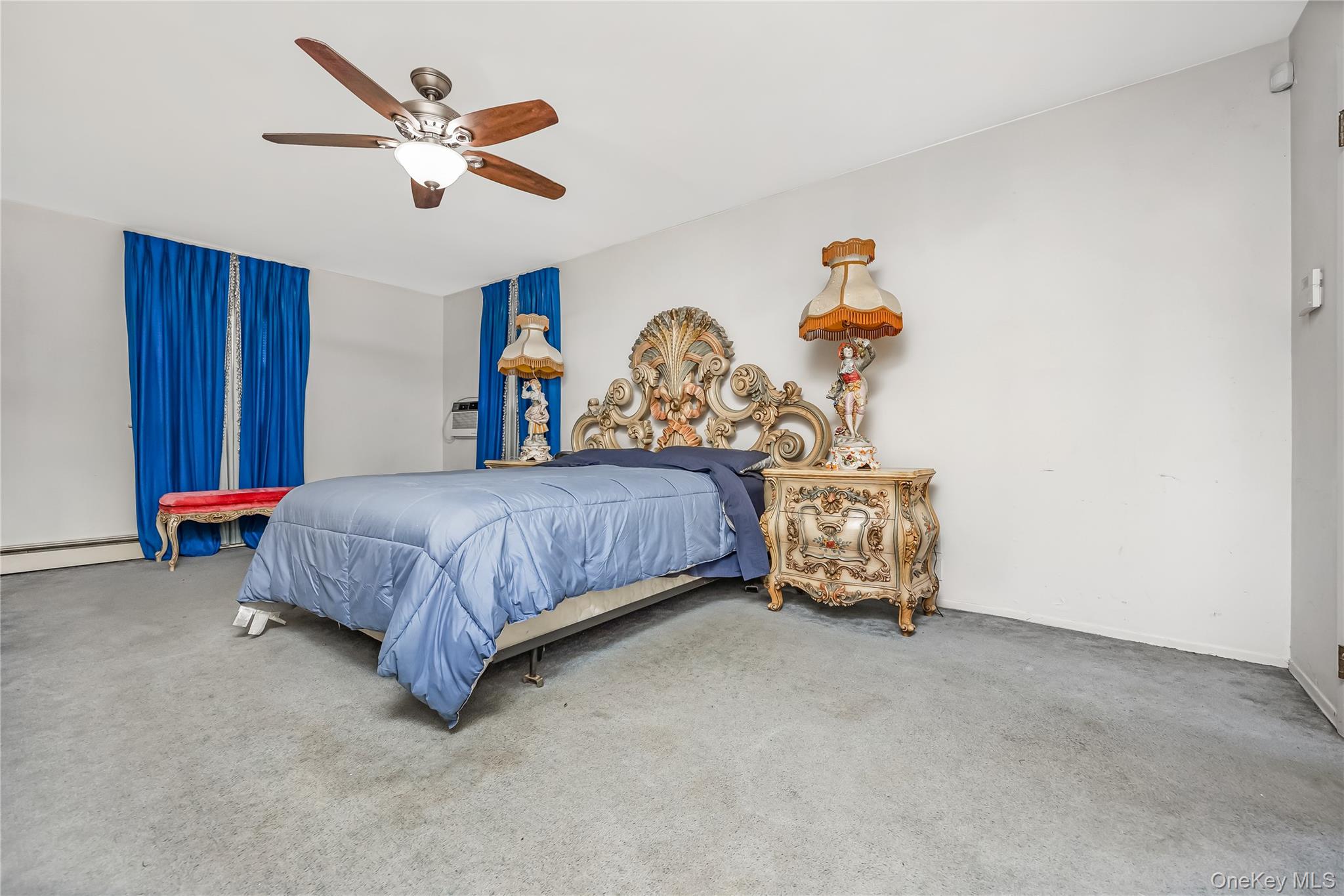 84 White Oak Street, Deer Park, NY 11729