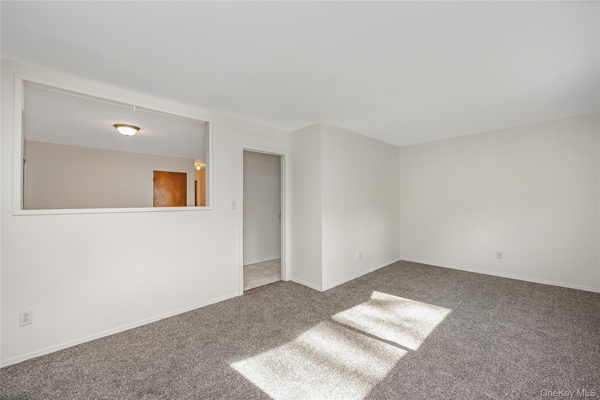 84 White Oak Street, Deer Park, NY 11729