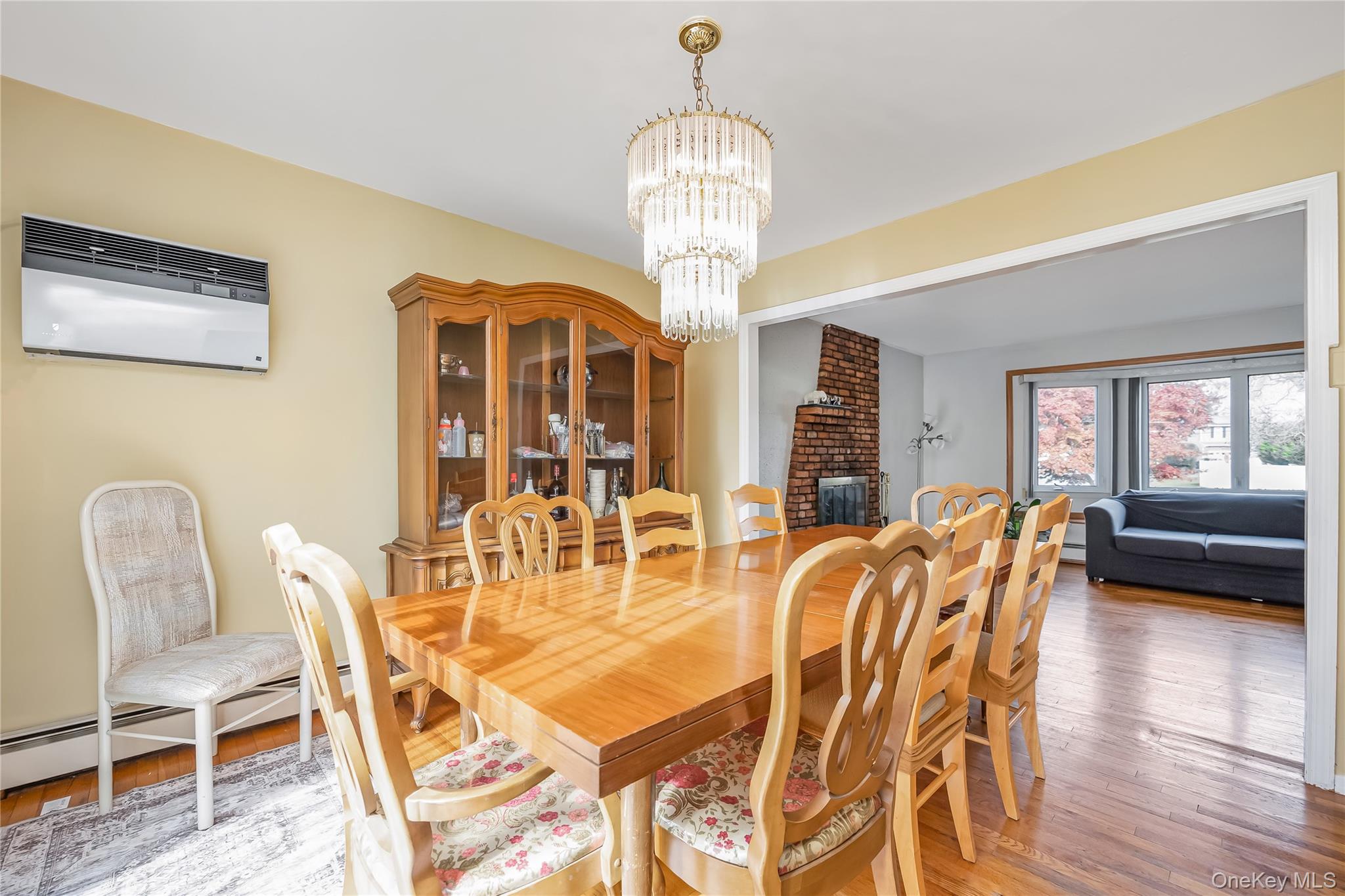 84 White Oak Street, Deer Park, NY 11729