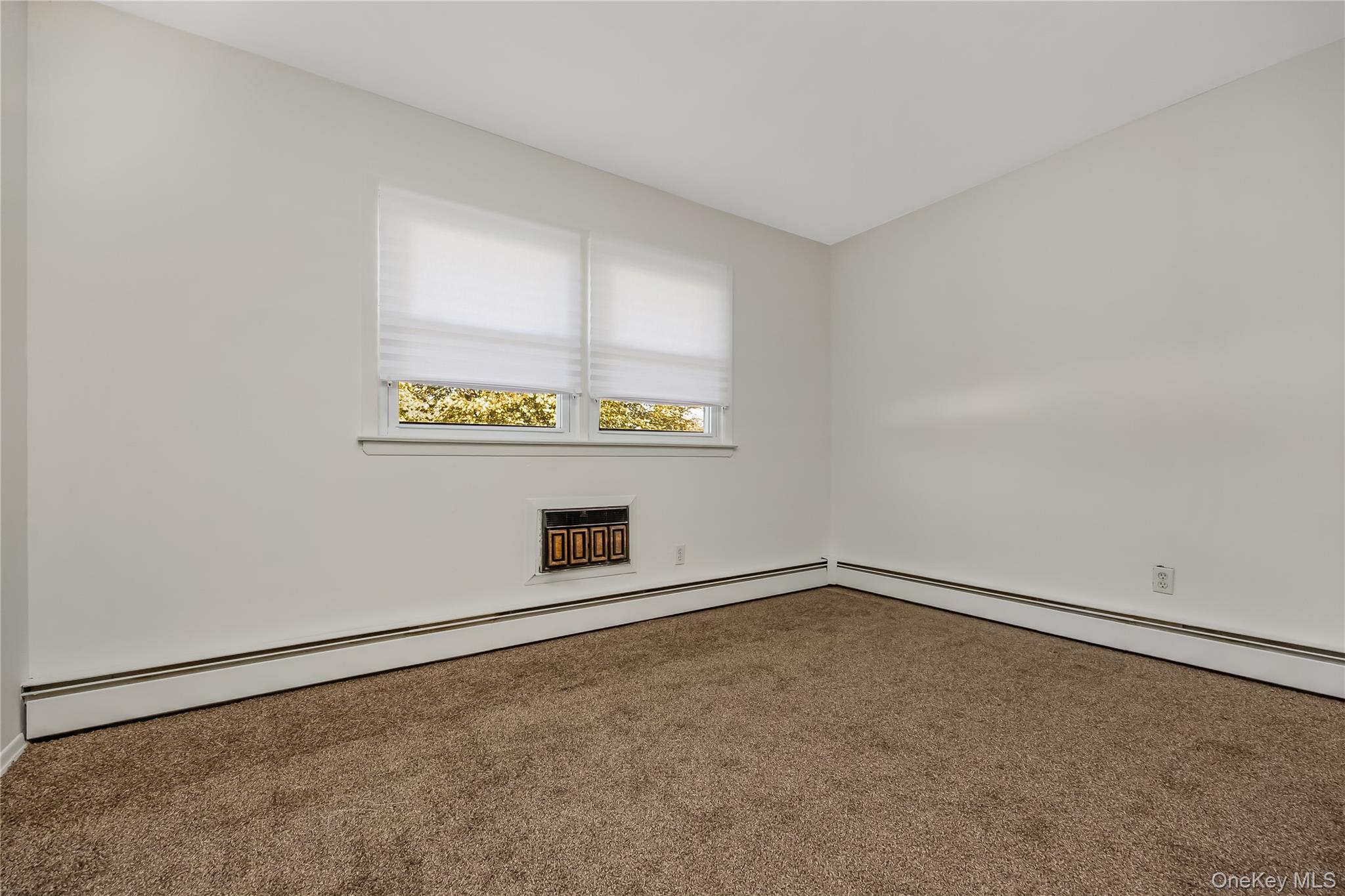 84 White Oak Street, Deer Park, NY 11729