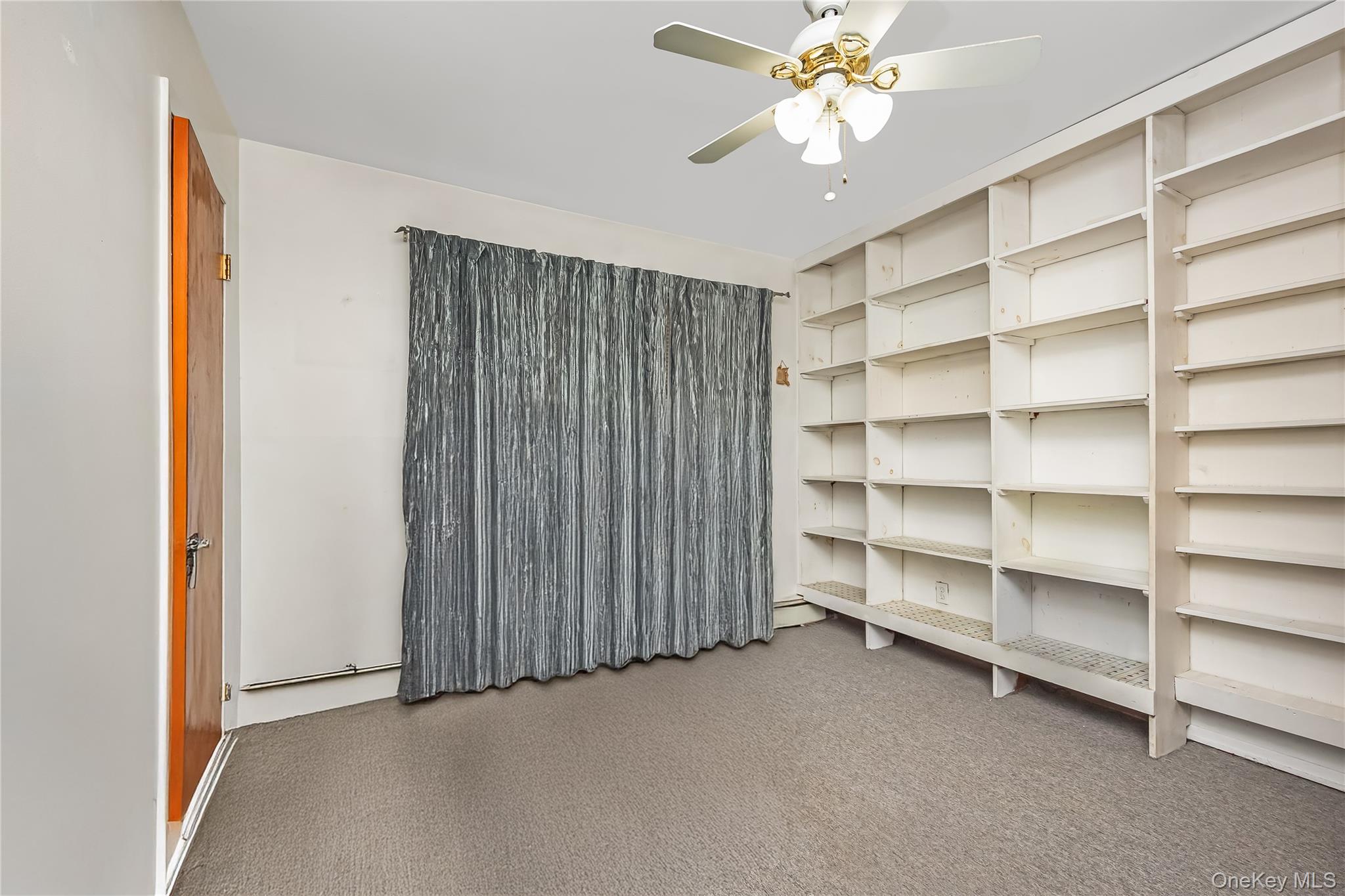 84 White Oak Street, Deer Park, NY 11729