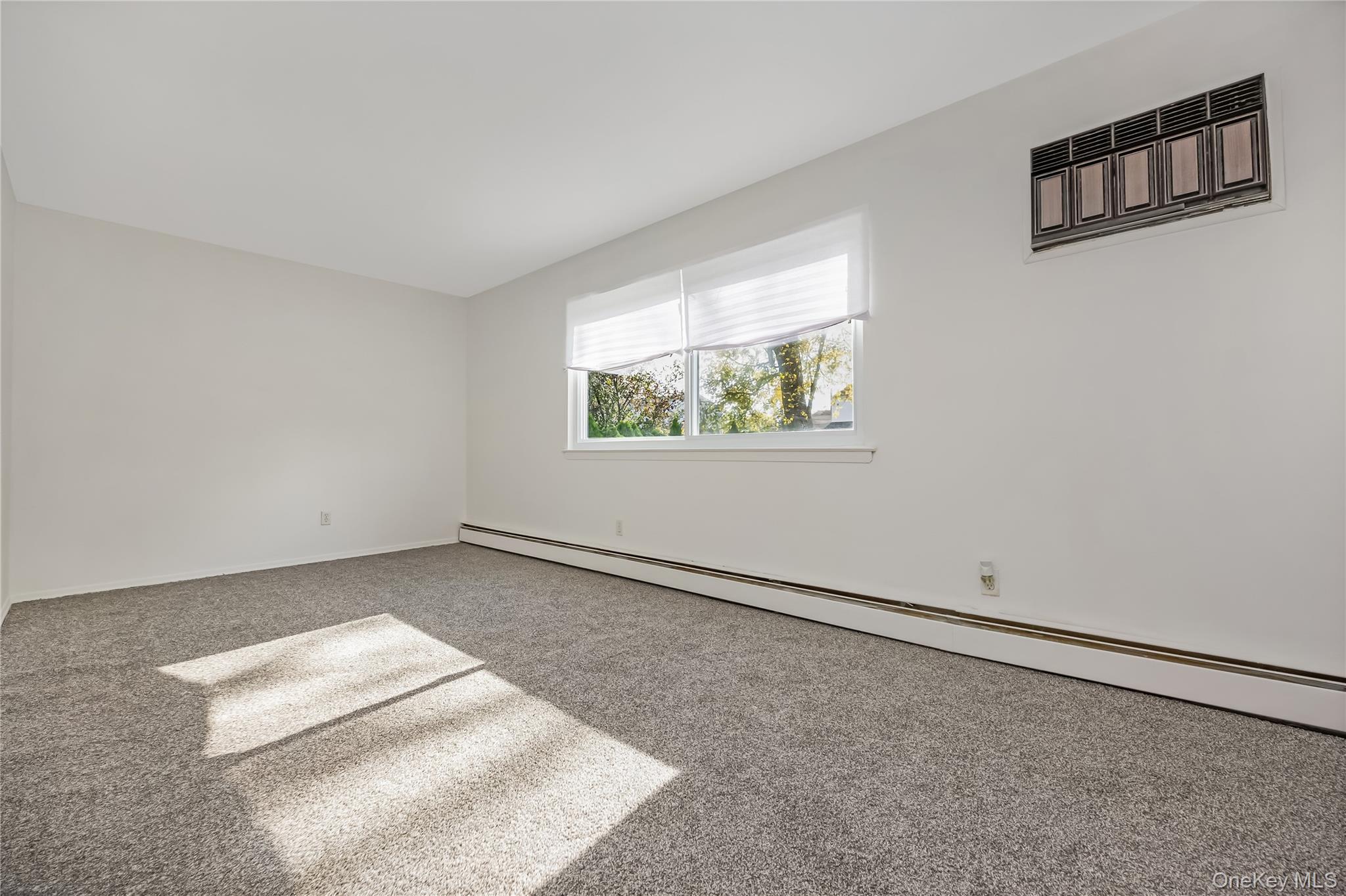 84 White Oak Street, Deer Park, NY 11729