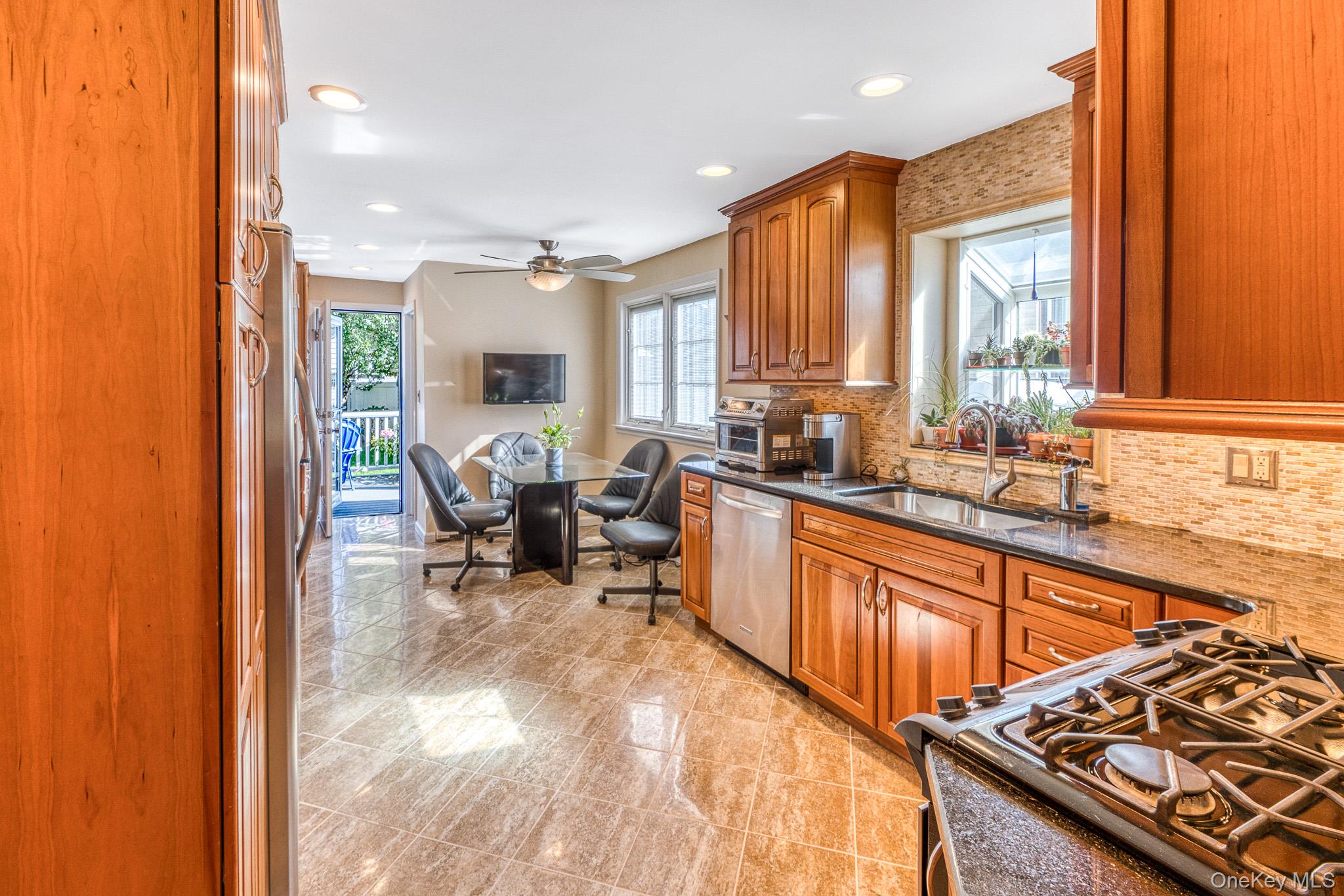 2531 Mount Avenue, Oceanside, NY 11572