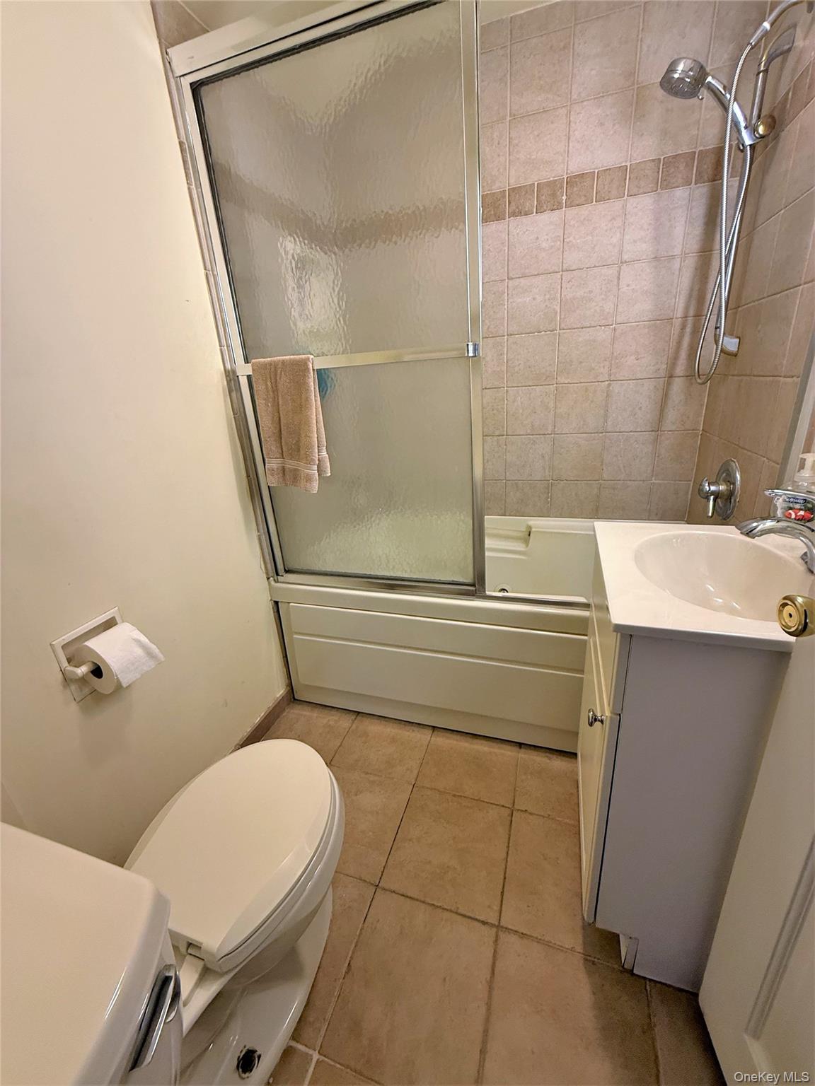 2531 Mount Avenue, Oceanside, NY 11572