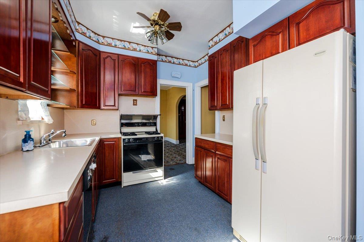 27-19 Murray Street, Flushing, NY 11354