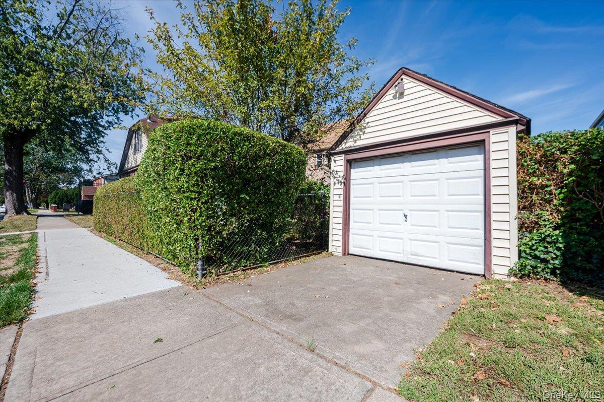 27-19 Murray Street, Flushing, NY 11354