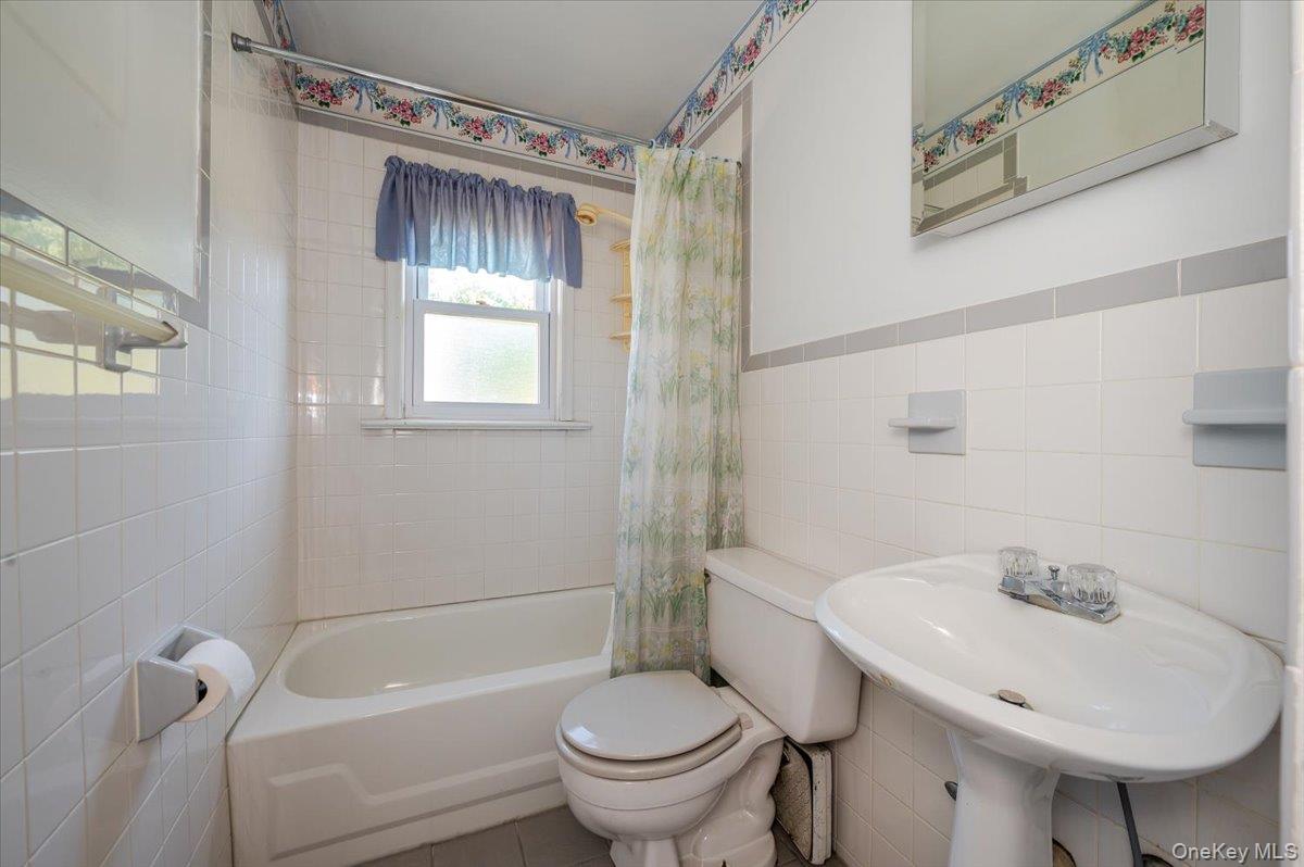 27-19 Murray Street, Flushing, NY 11354