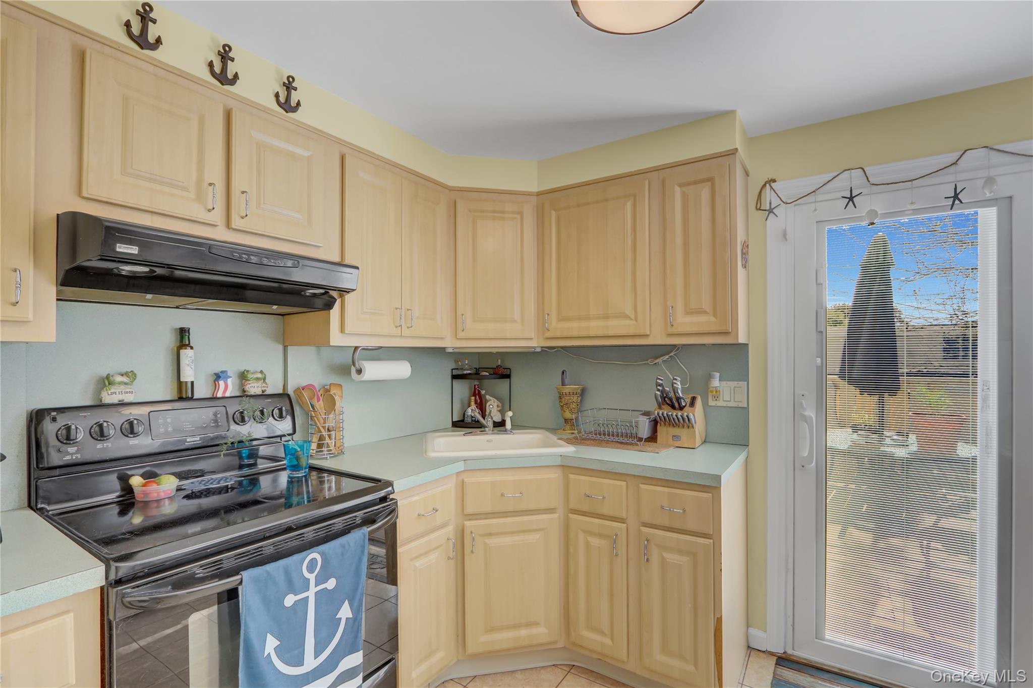 123 Cottage Boulevard, Hicksville, NY 11801