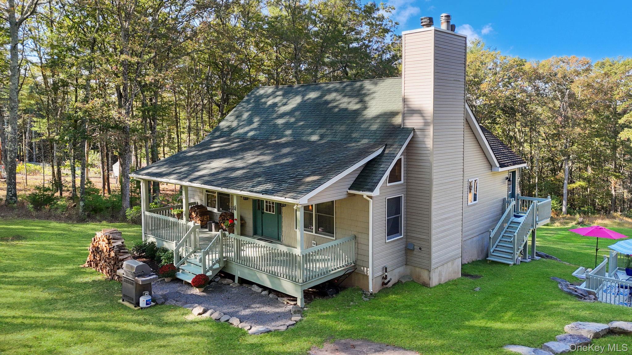 55 Ozeriany Road, Barryville, NY 12719