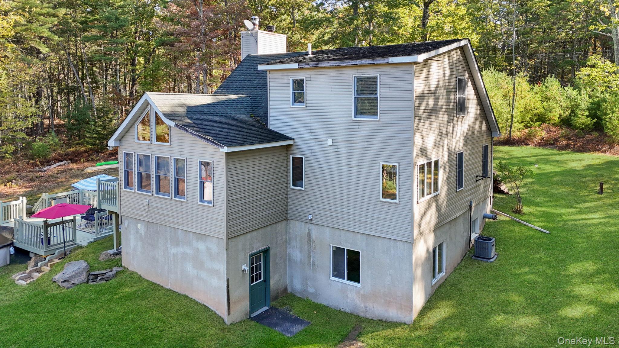 55 Ozeriany Road, Barryville, NY 12719