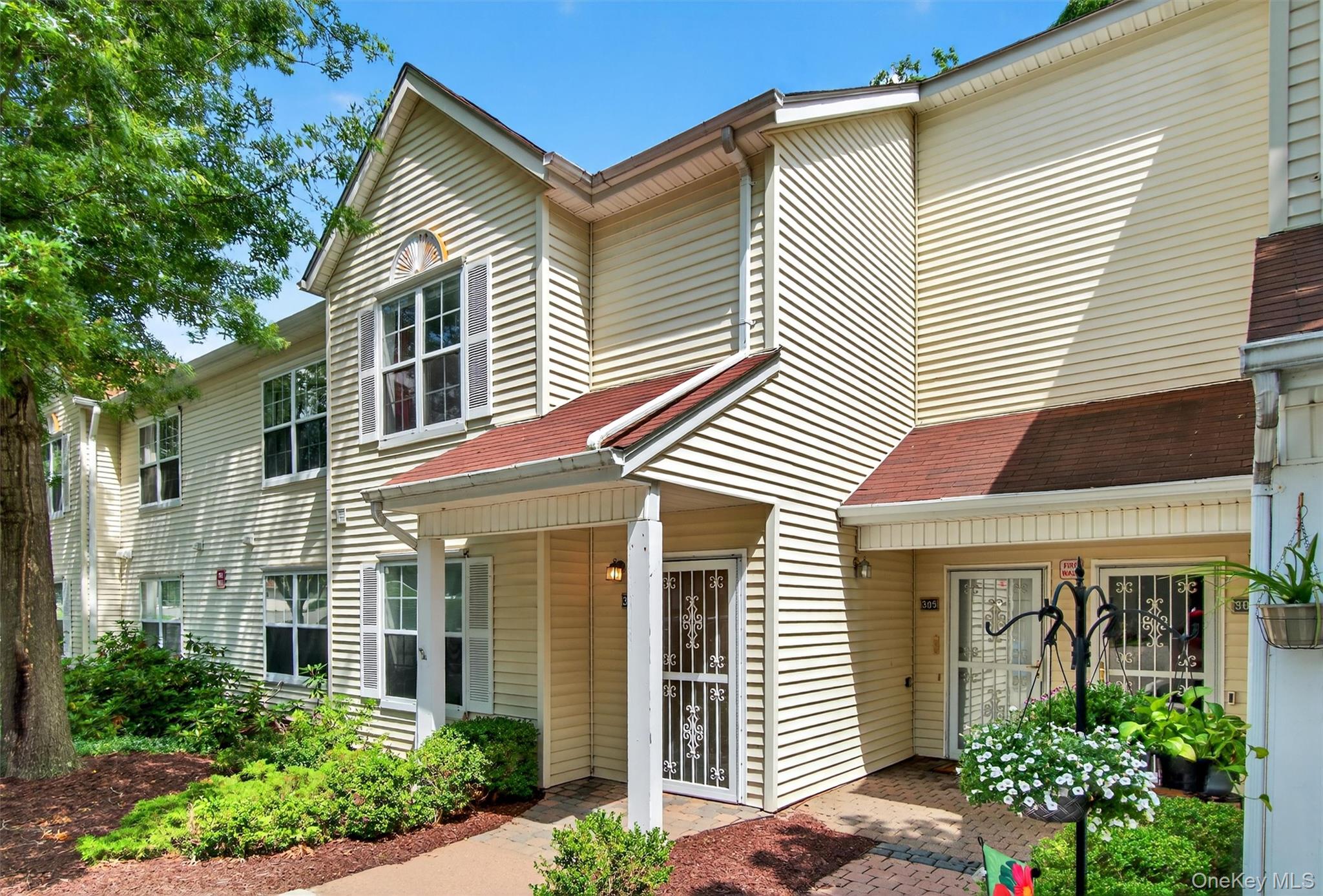 307 Gazebo Court, New Windsor, NY 12553