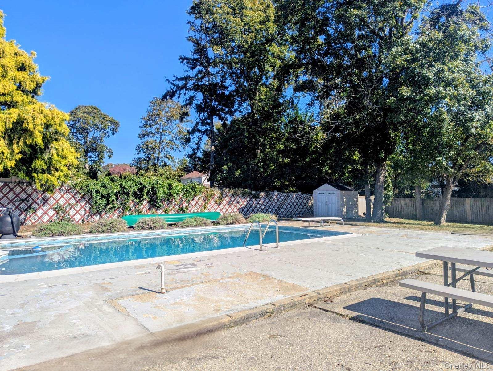 193 Connetquot Road, Bayport, NY 11705