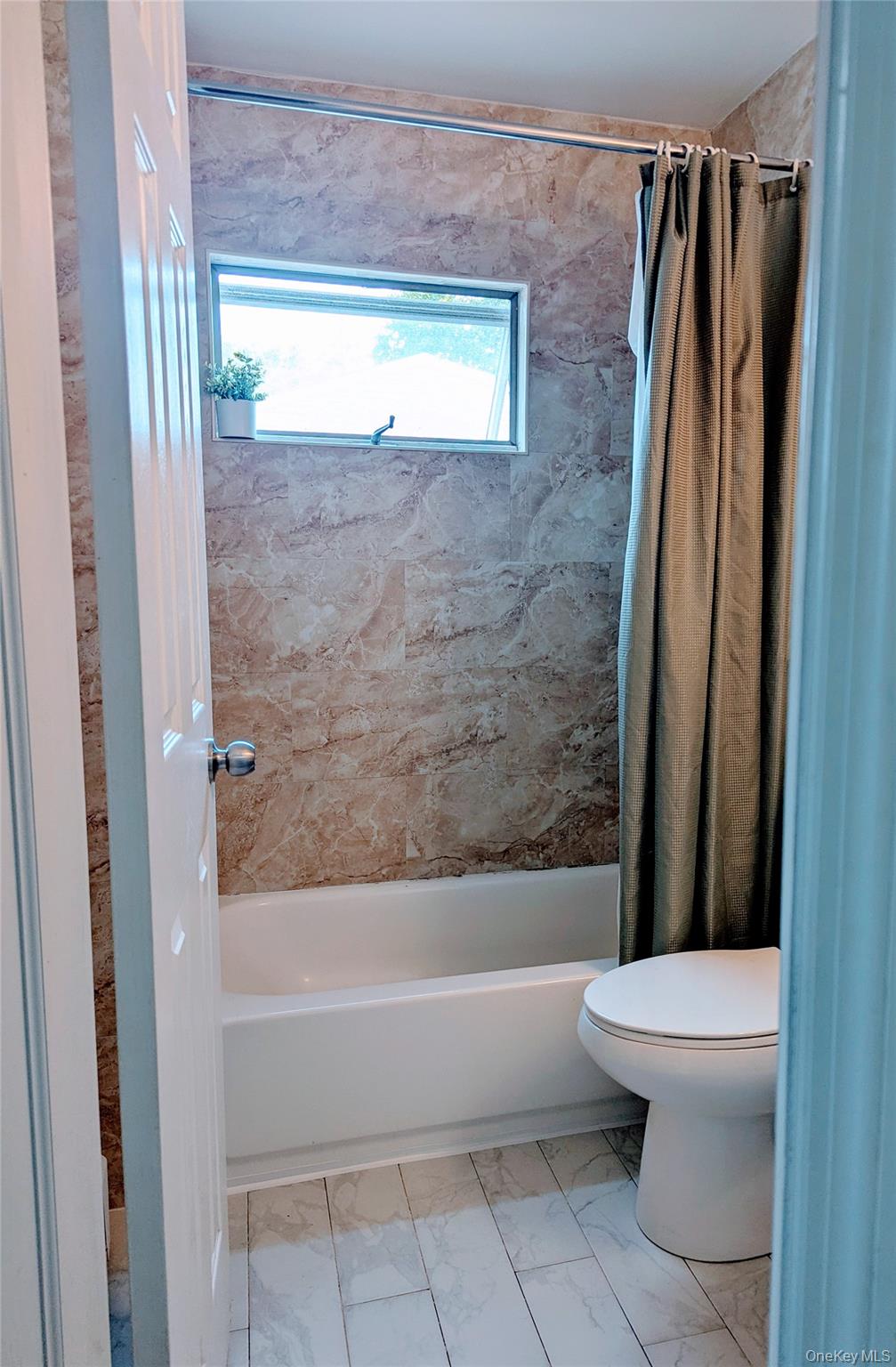 193 Connetquot Road, Bayport, NY 11705