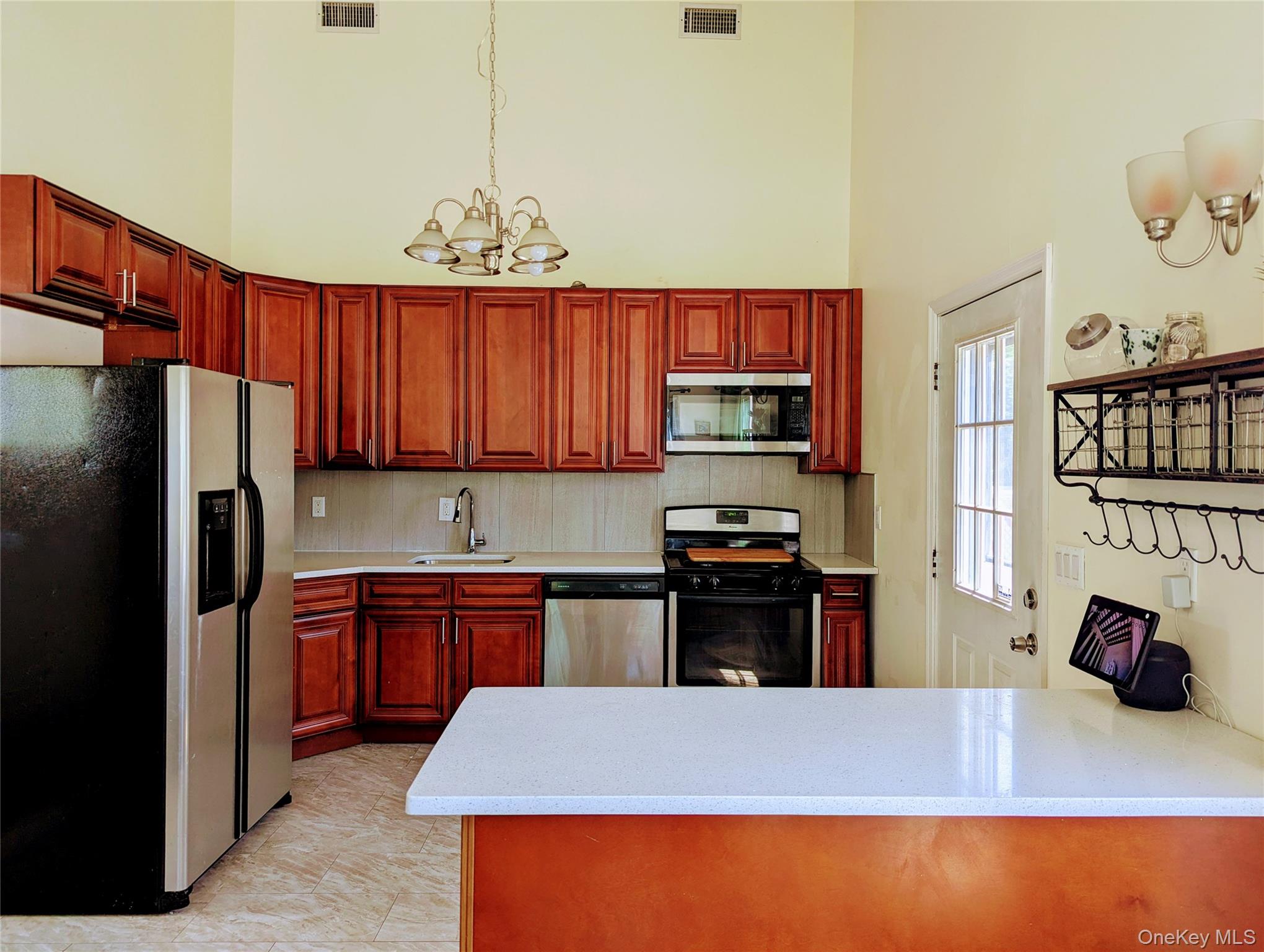 193 Connetquot Road, Bayport, NY 11705