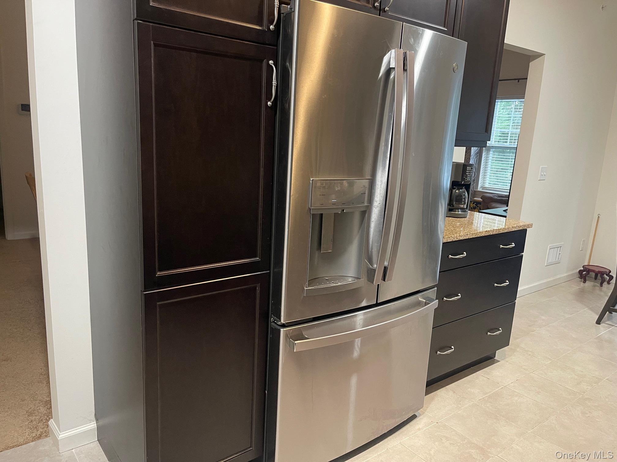 41 Greentree Court, Shirley, NY 11967