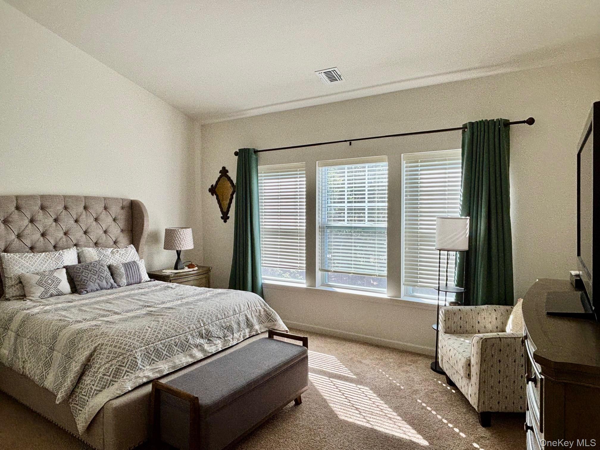 41 Greentree Court, Shirley, NY 11967