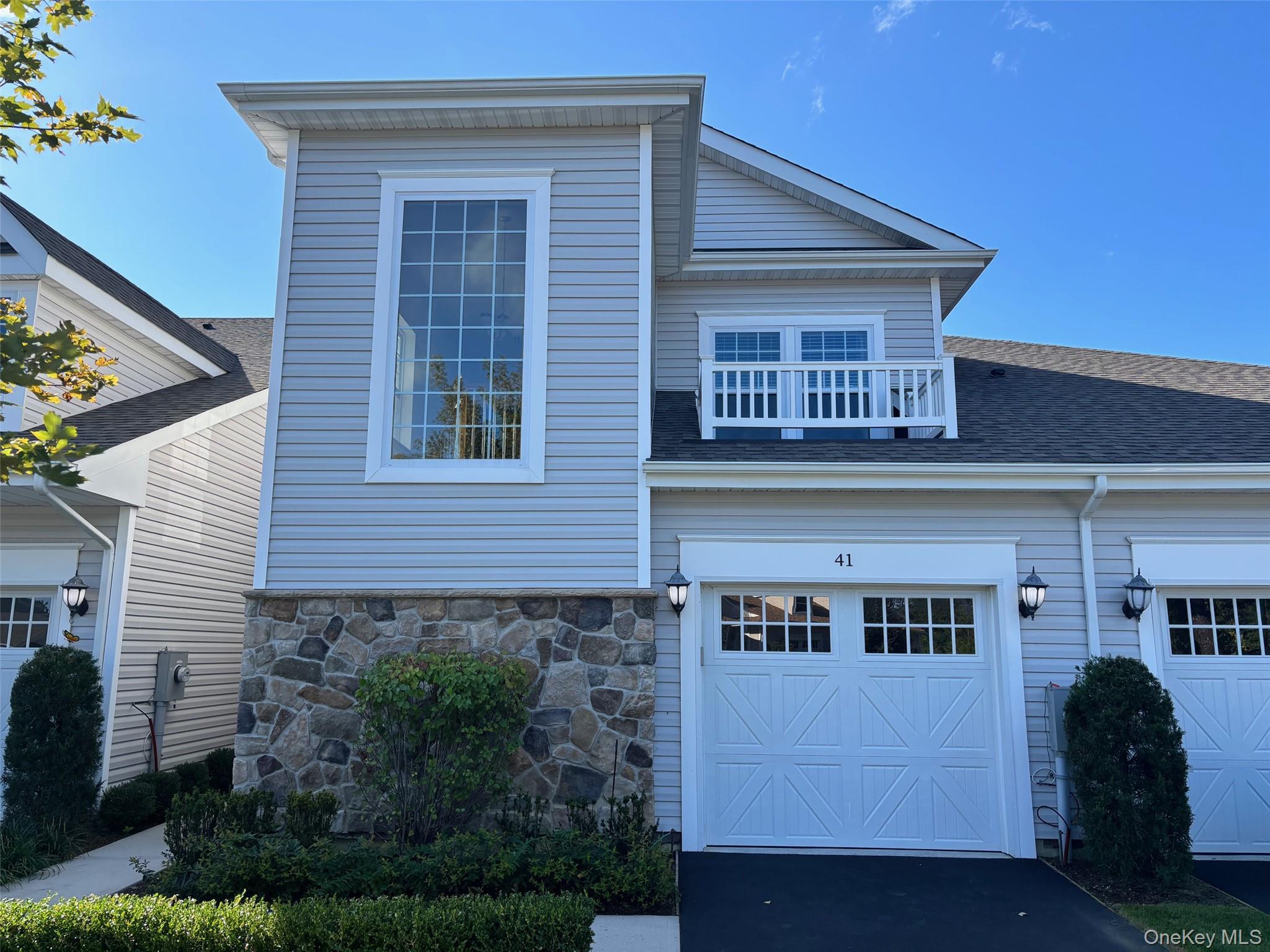 41 Greentree Court, Shirley, NY 11967