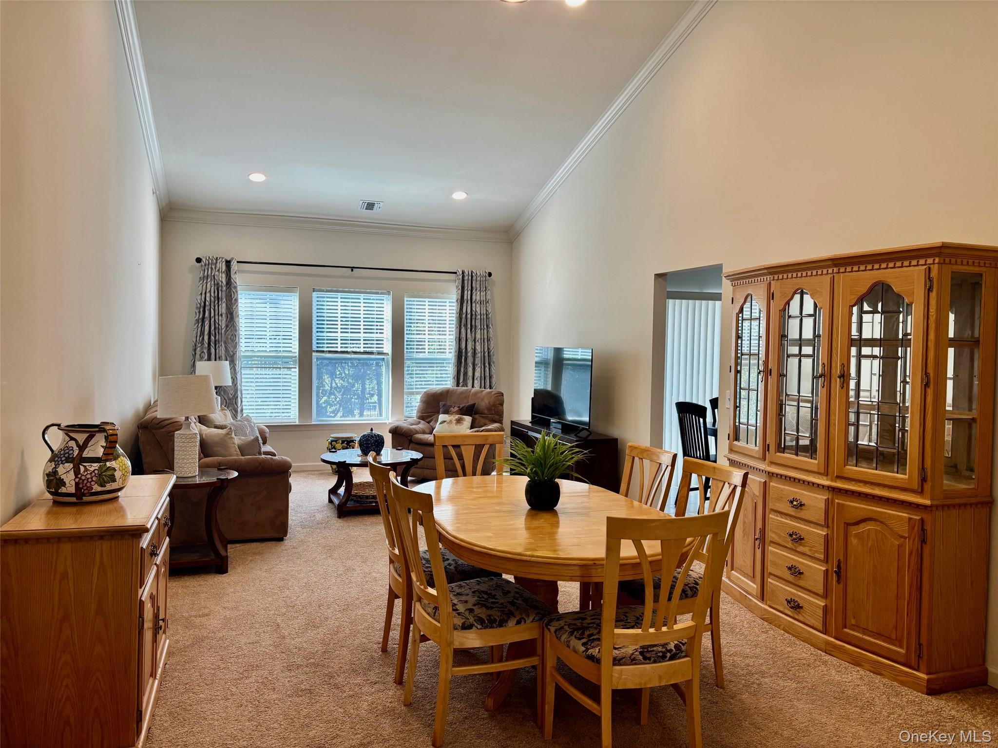 41 Greentree Court, Shirley, NY 11967